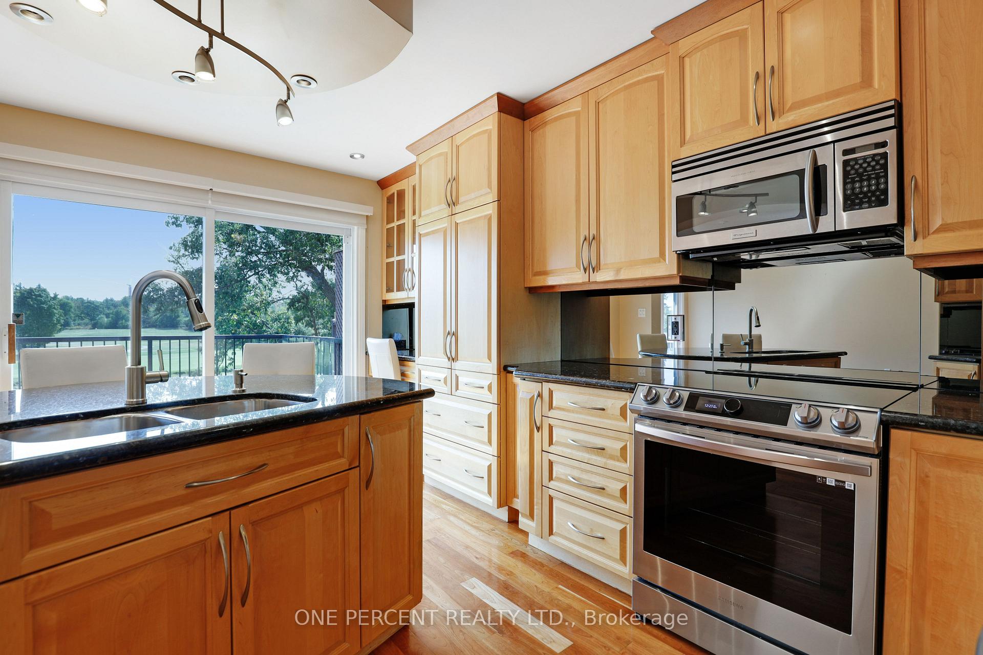Photo 11 of 29 Windeyer Crescent, Ottawa, Kanata - Kanata Lakes/Heritage Hills — HOMEH