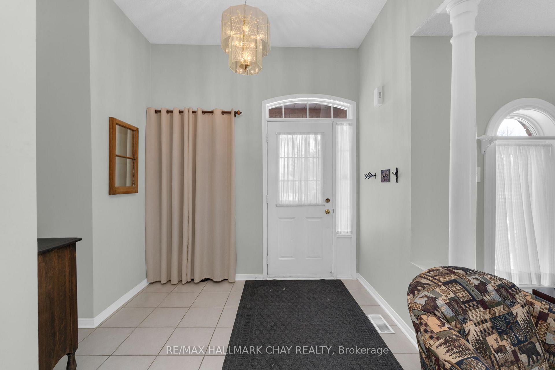 Photo 4 of 1341 Forest Street, Innisfil, Alcona — HOMEH