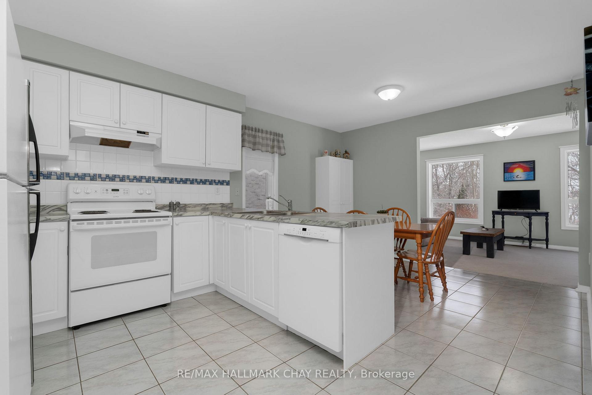 Photo 7 of 1341 Forest Street, Innisfil, Alcona — HOMEH