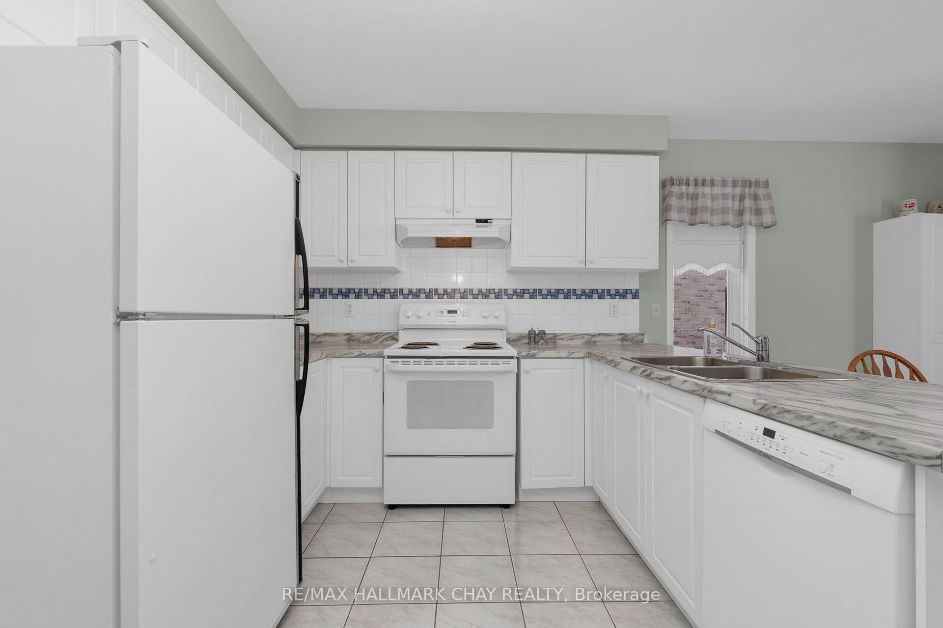 Photo 8 of 1341 Forest Street, Innisfil, Alcona — HOMEH