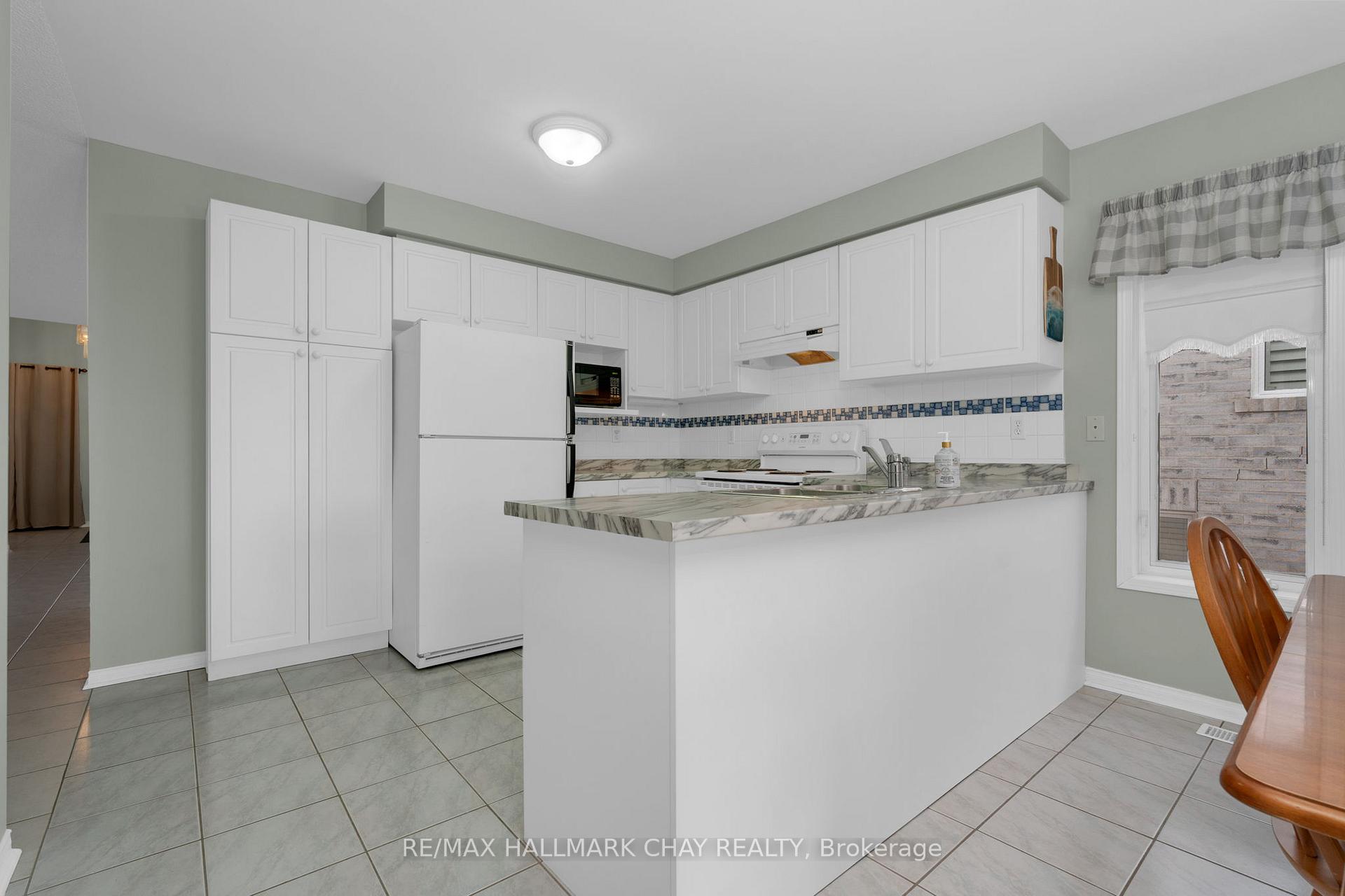 Photo 10 of 1341 Forest Street, Innisfil, Alcona — HOMEH