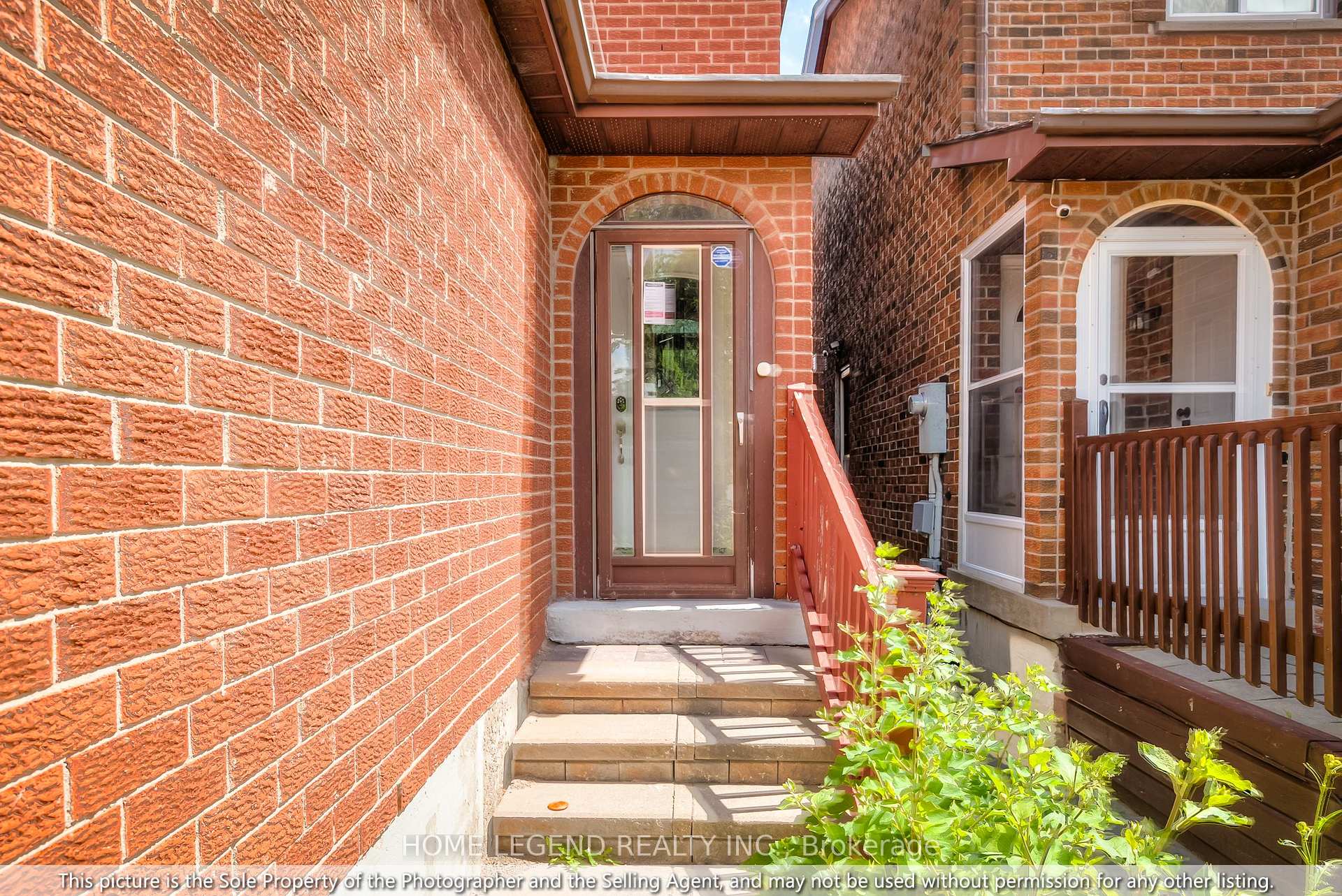 Photo 3 of 102 Tangmere Crescent, Markham, Milliken Mills East — HOMEH