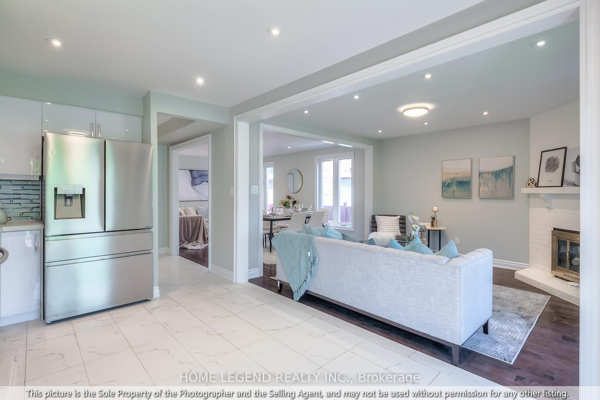 Photo 8 of 102 Tangmere Crescent, Markham, Milliken Mills East — HOMEH