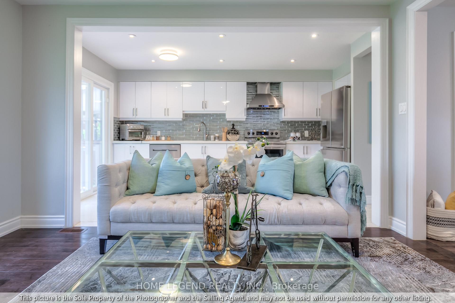 Photo 11 of 102 Tangmere Crescent, Markham, Milliken Mills East — HOMEH