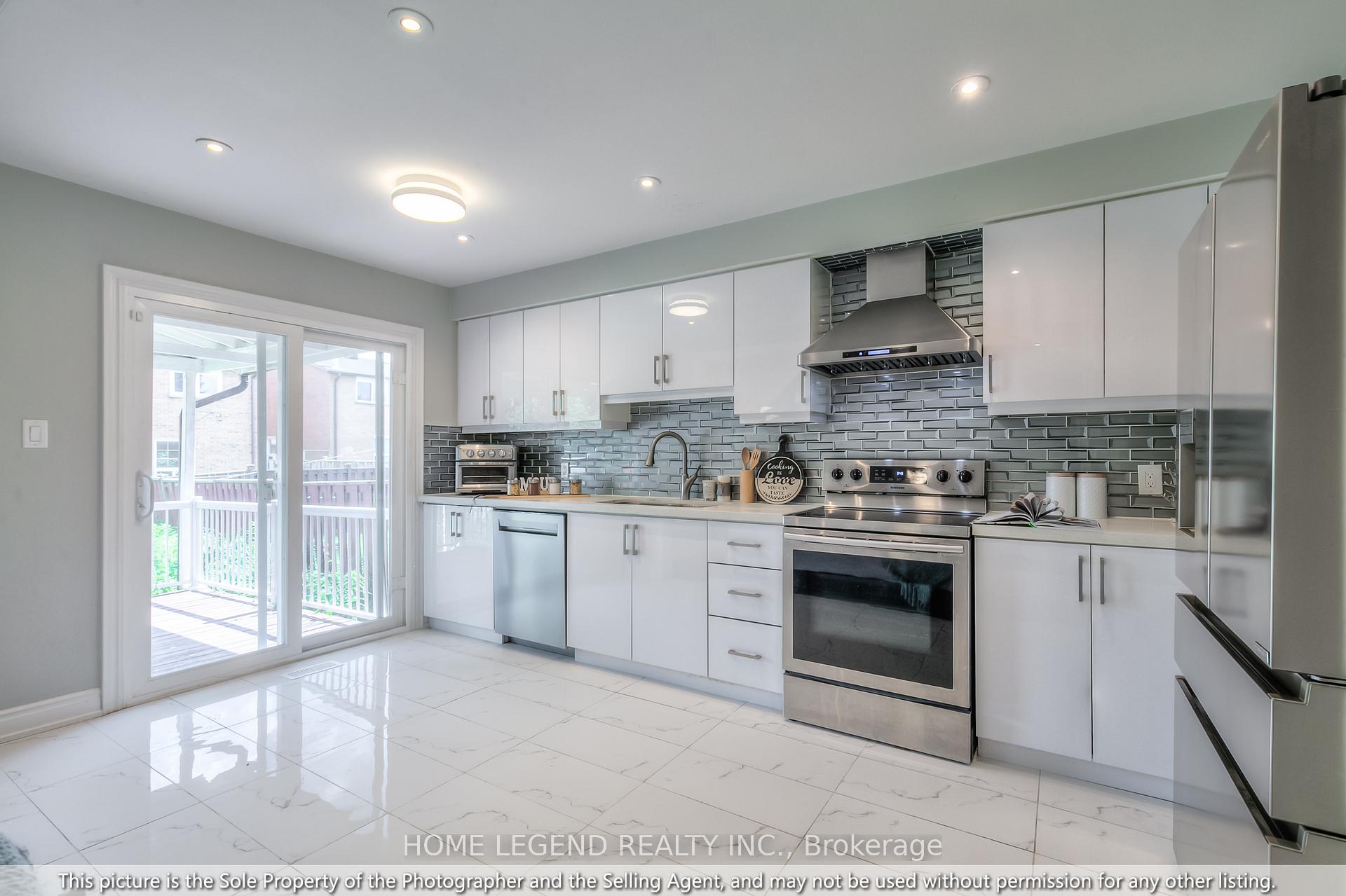 Photo 22 of 102 Tangmere Crescent, Markham, Milliken Mills East — HOMEH