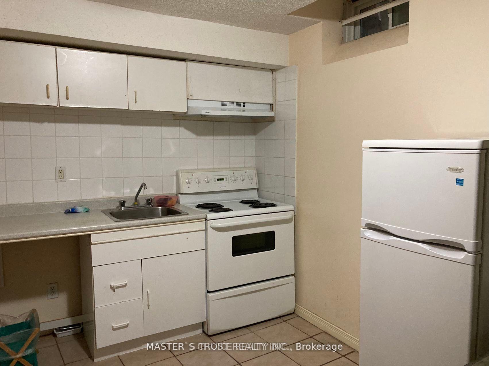 Photo 2 of Unit Bsmt, 166 Mary Pearson Drive, Markham, Middlefield — HOMEH
