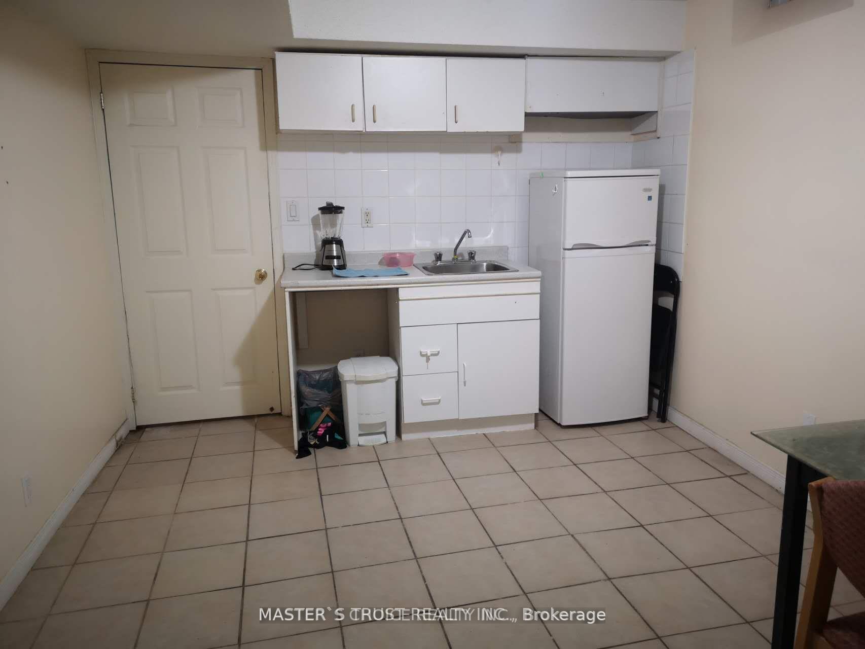 Photo 5 of Unit Bsmt, 166 Mary Pearson Drive, Markham, Middlefield — HOMEH