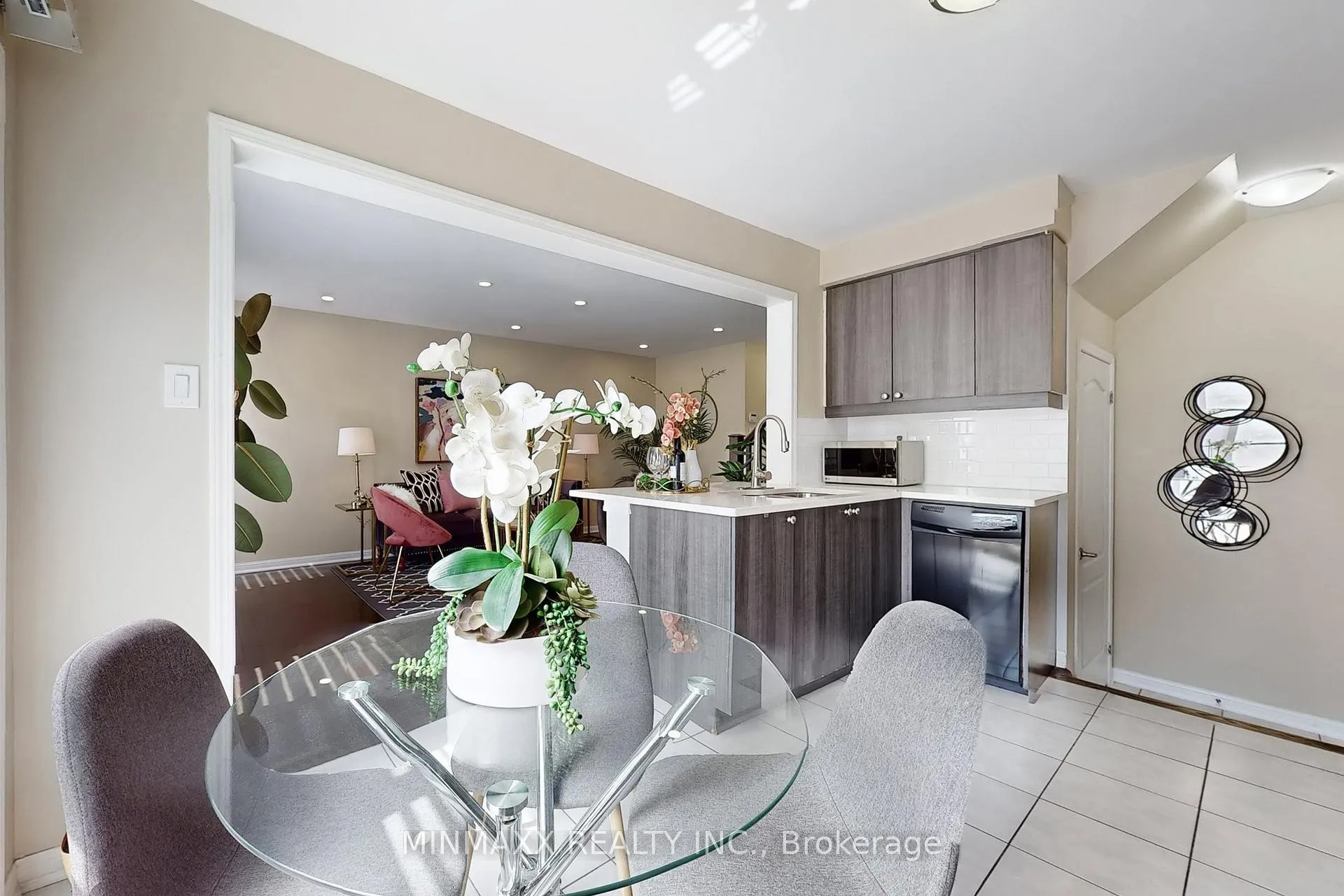 Photo 17 of 1052 Haxton Heights, Milton, Willmott — HOMEH