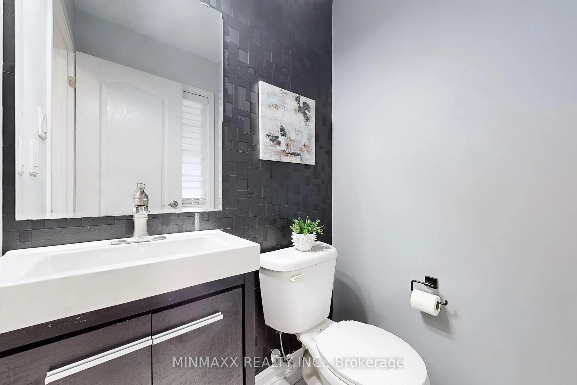 Photo 18 of 1052 Haxton Heights, Milton, Willmott — HOMEH