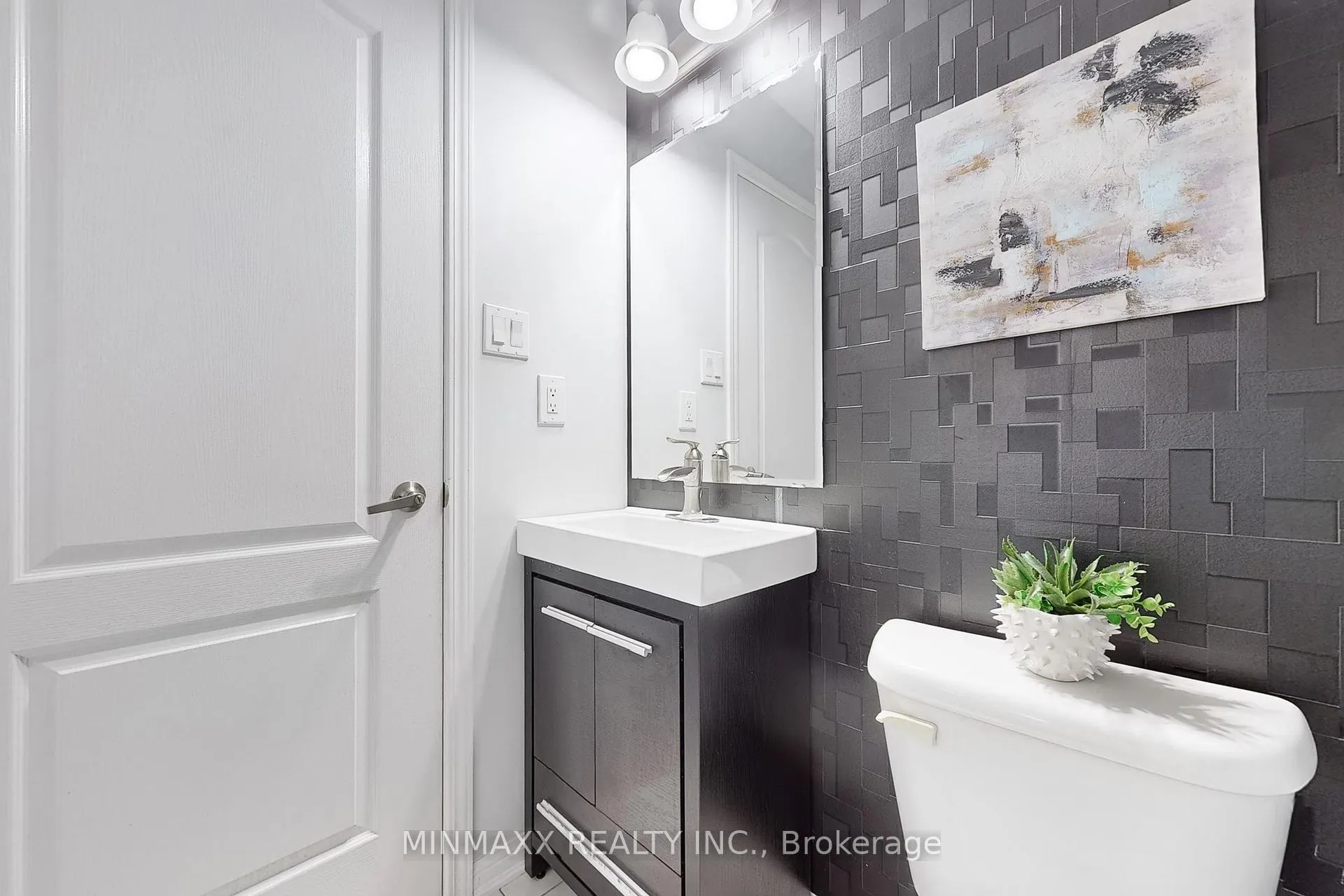 Photo 19 of 1052 Haxton Heights, Milton, Willmott — HOMEH