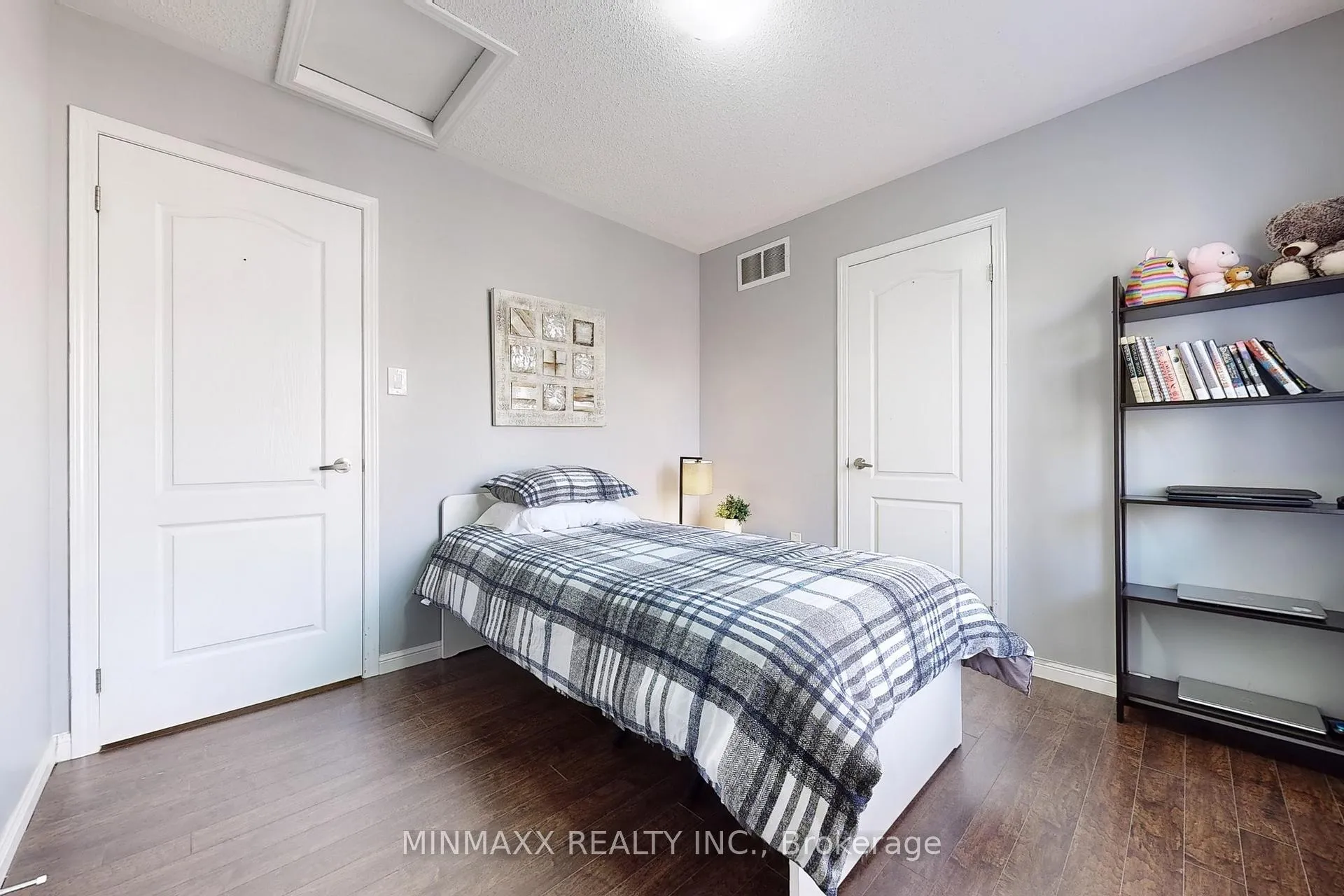 Photo 32 of 1052 Haxton Heights, Milton, Willmott — HOMEH