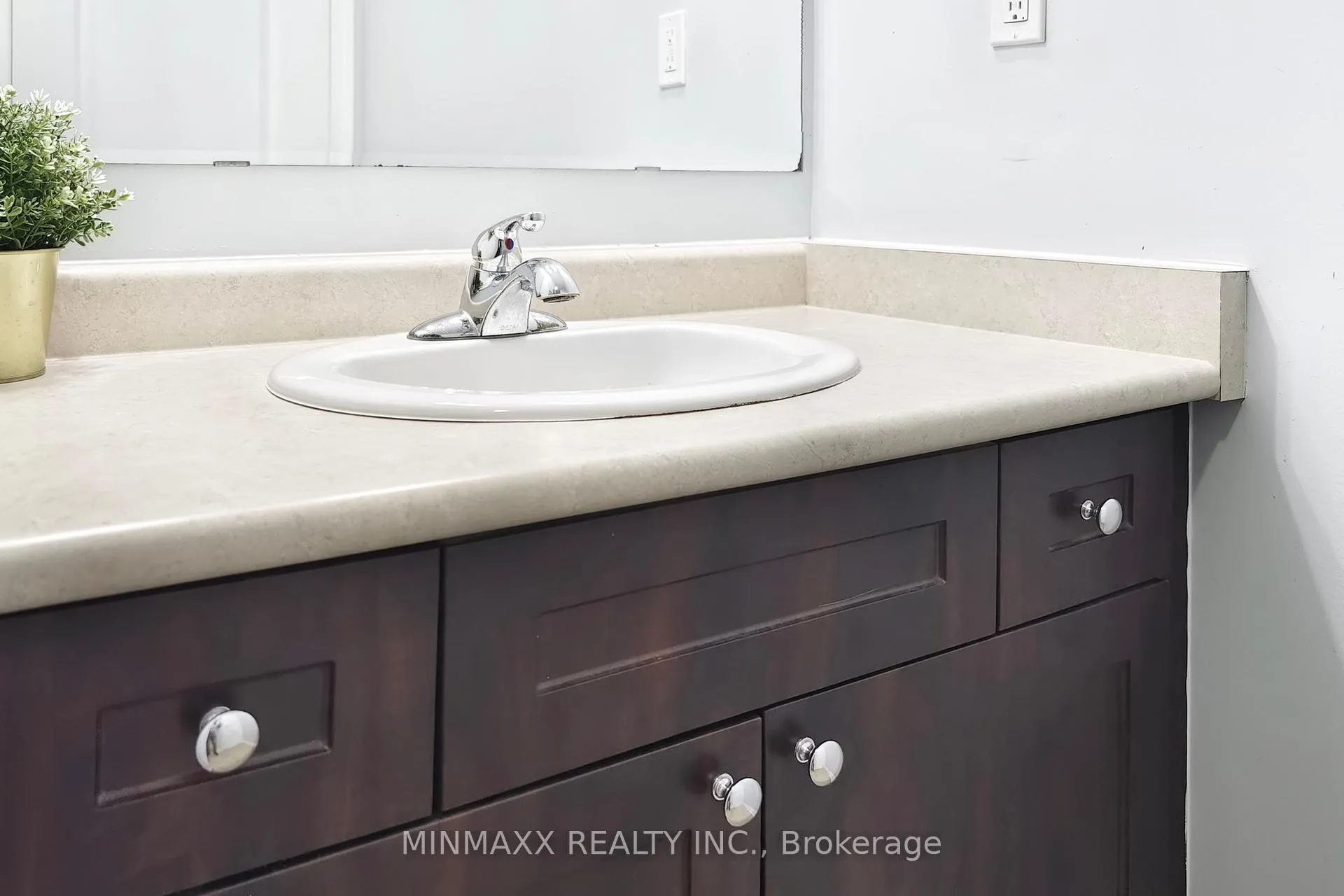 Photo 38 of 1052 Haxton Heights, Milton, Willmott — HOMEH