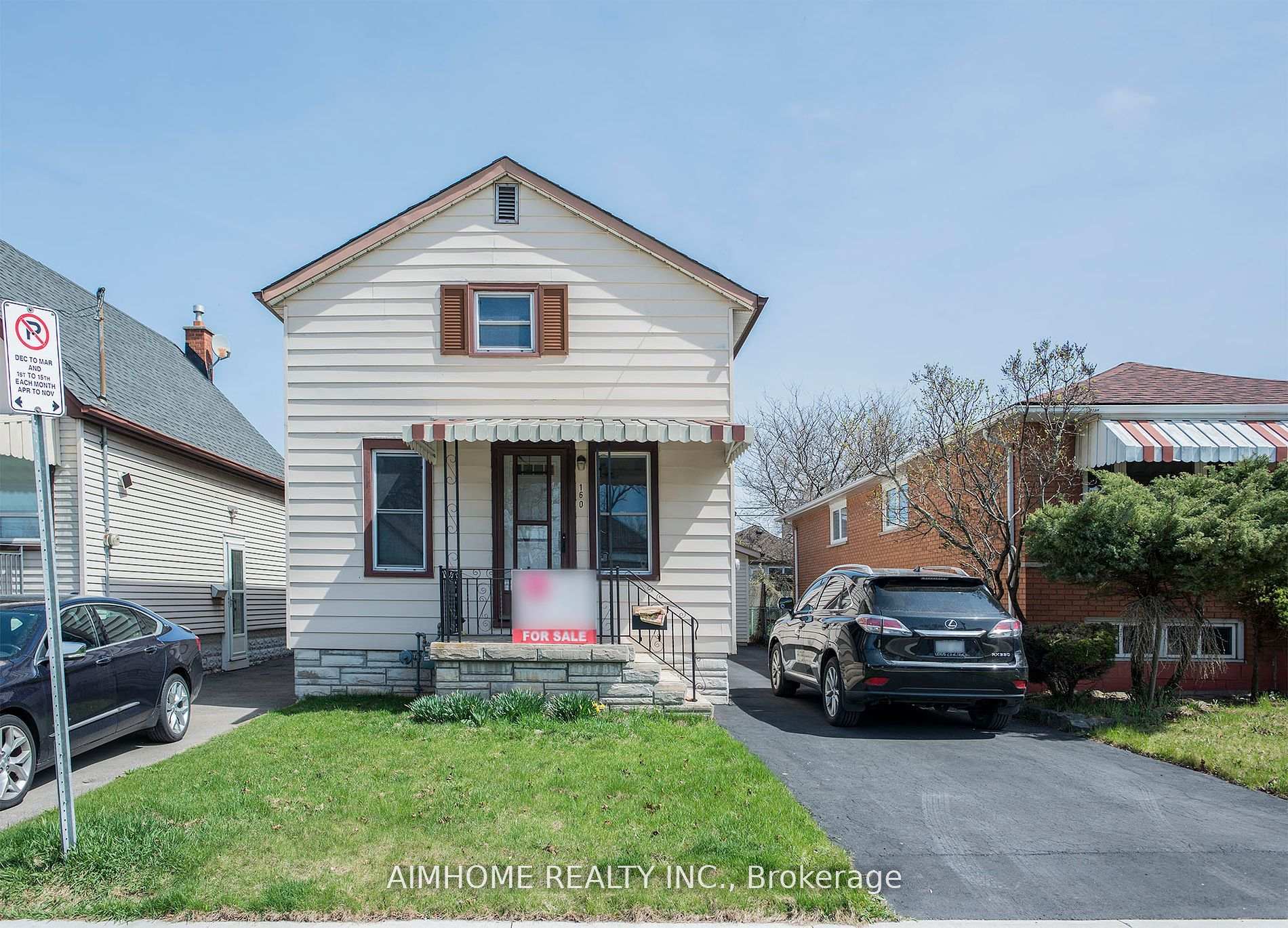Front of 160 Ivon Avenue