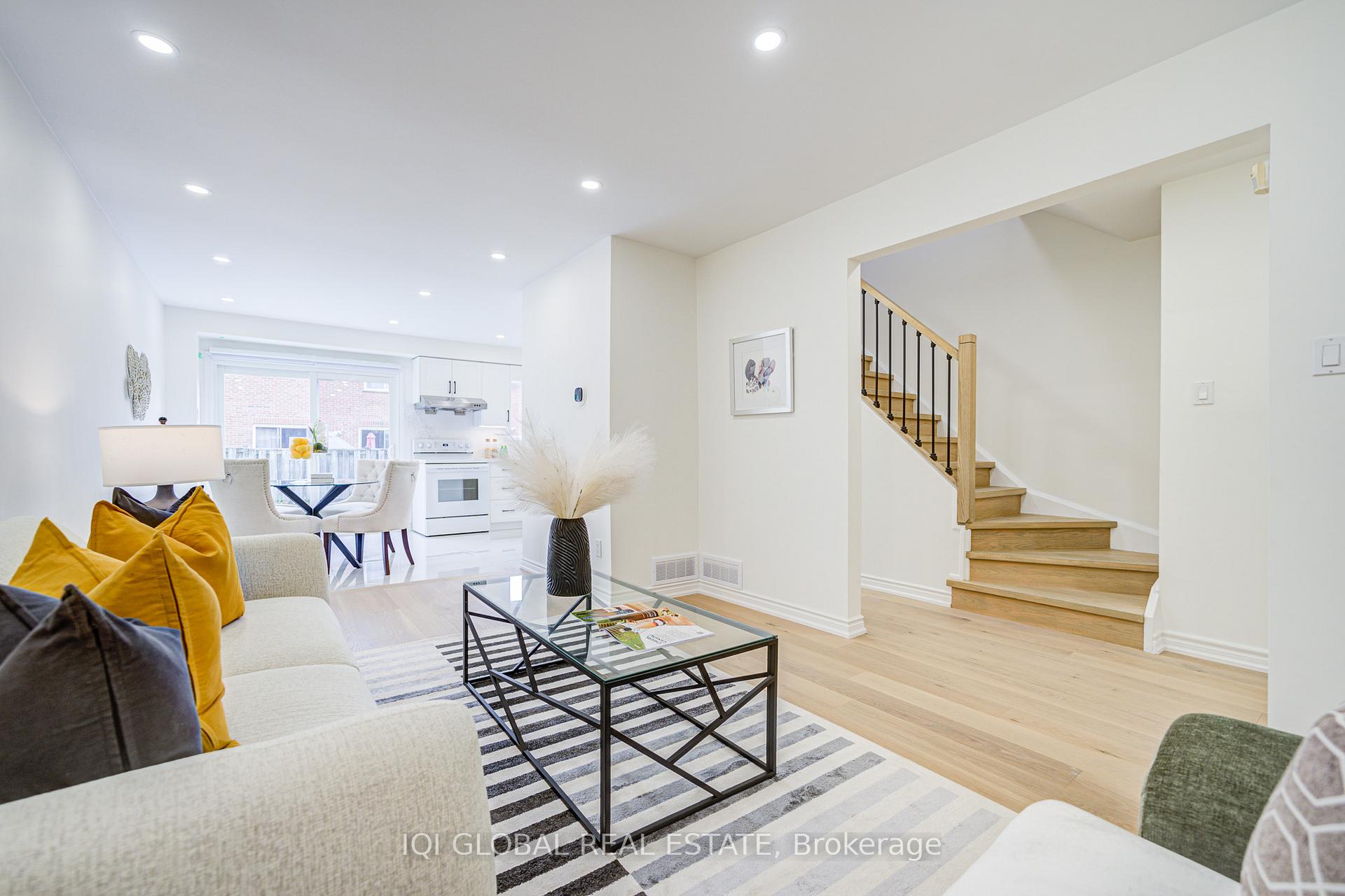 Photo 9 of 27 Providence Crescent, Markham, Milliken Mills West — HOMEH