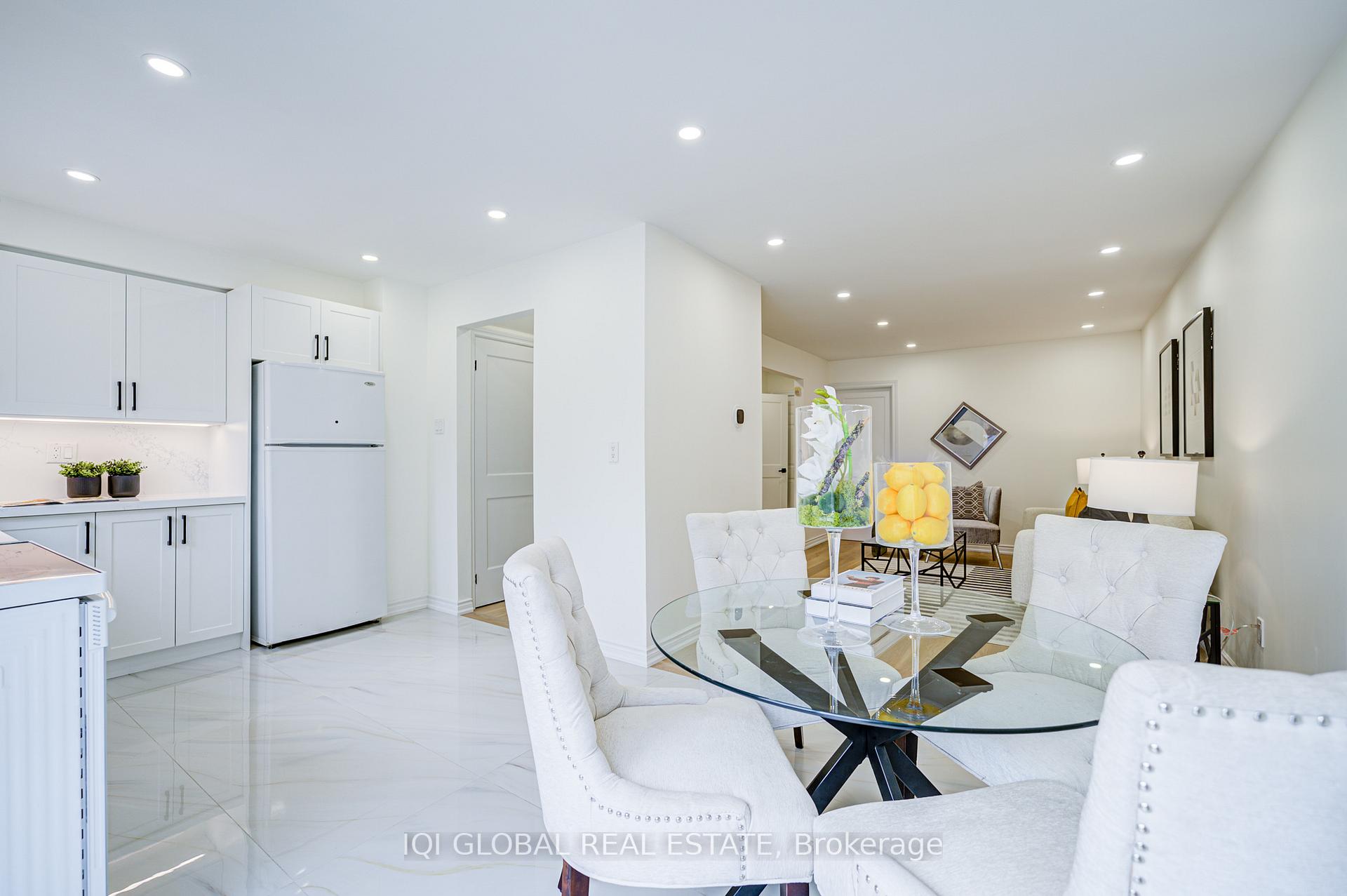 Photo 13 of 27 Providence Crescent, Markham, Milliken Mills West — HOMEH