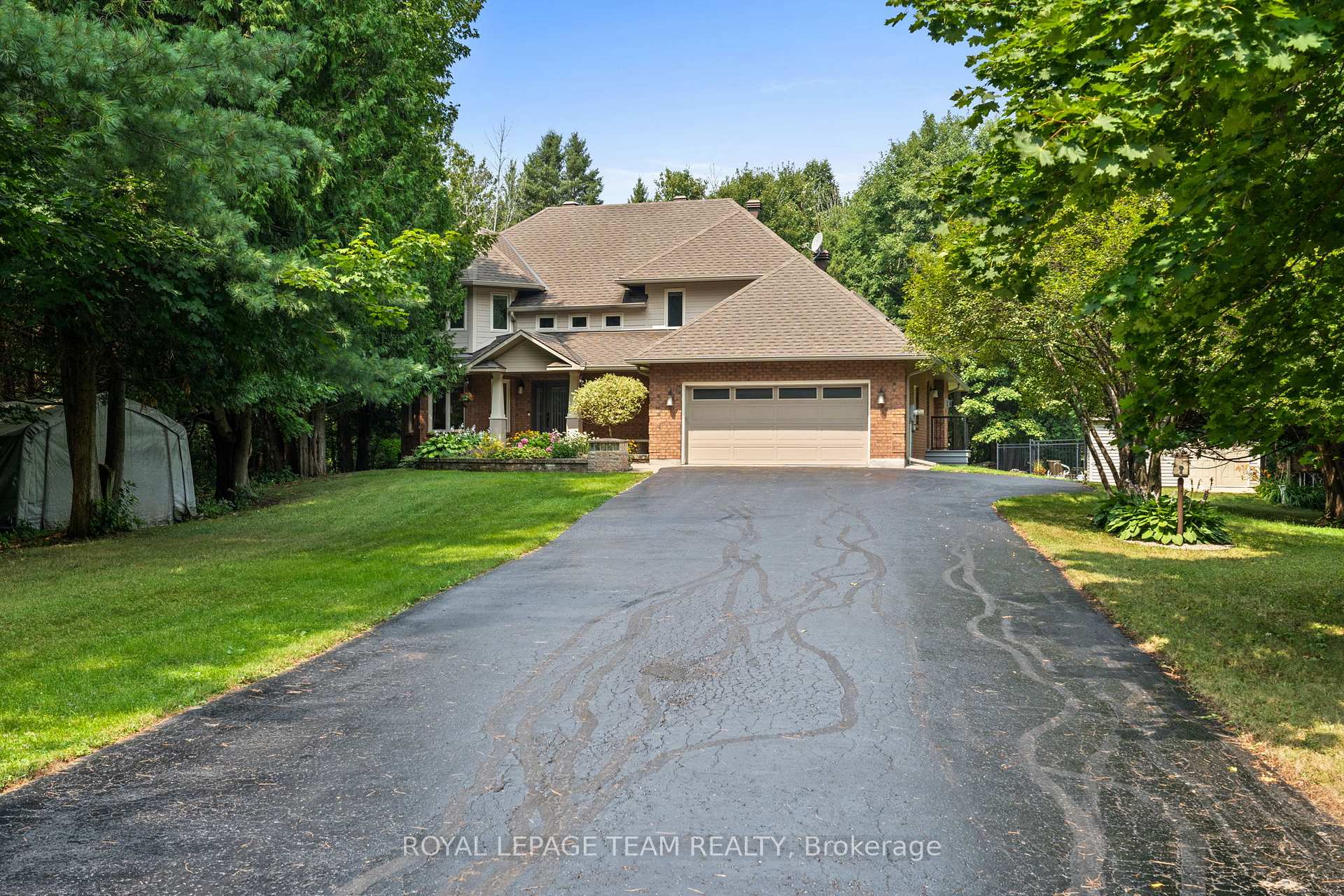 Photo 3 of 10 Weldale Drive, Ottawa, Kanata - Rural Kanata (Central) — HOMEH
