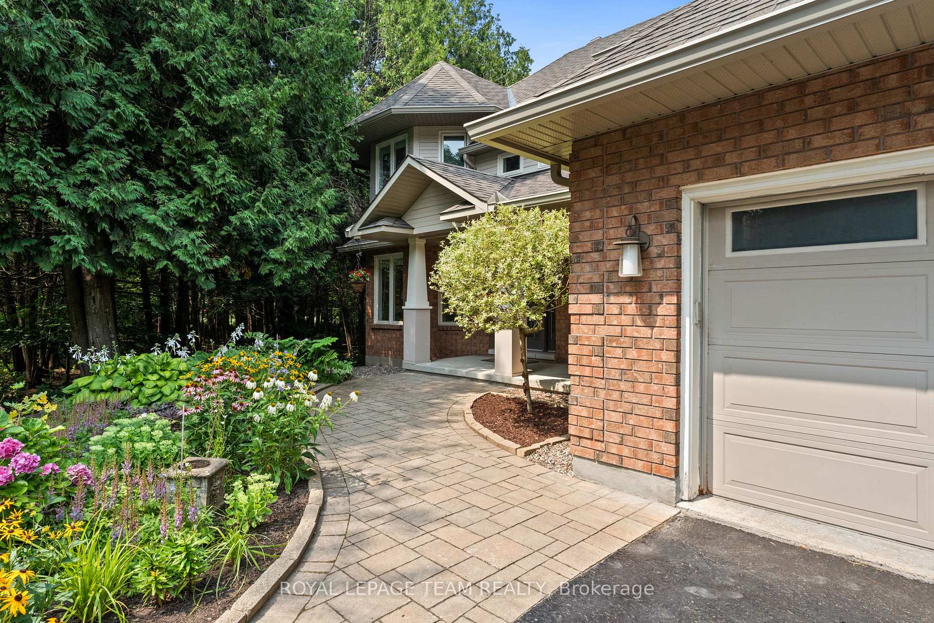Photo 5 of 10 Weldale Drive, Ottawa, Kanata - Rural Kanata (Central) — HOMEH