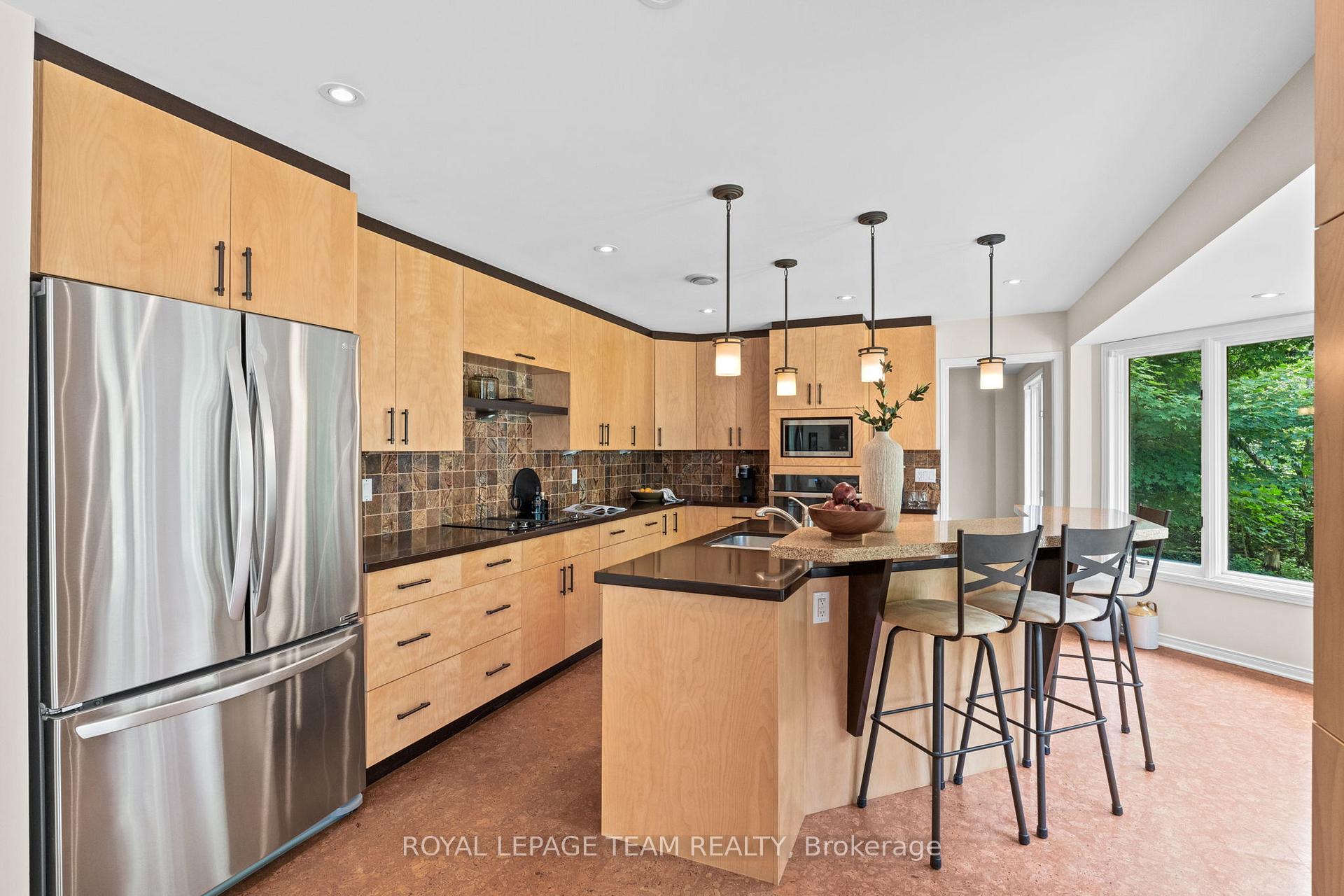 Photo 11 of 10 Weldale Drive, Ottawa, Kanata - Rural Kanata (Central) — HOMEH