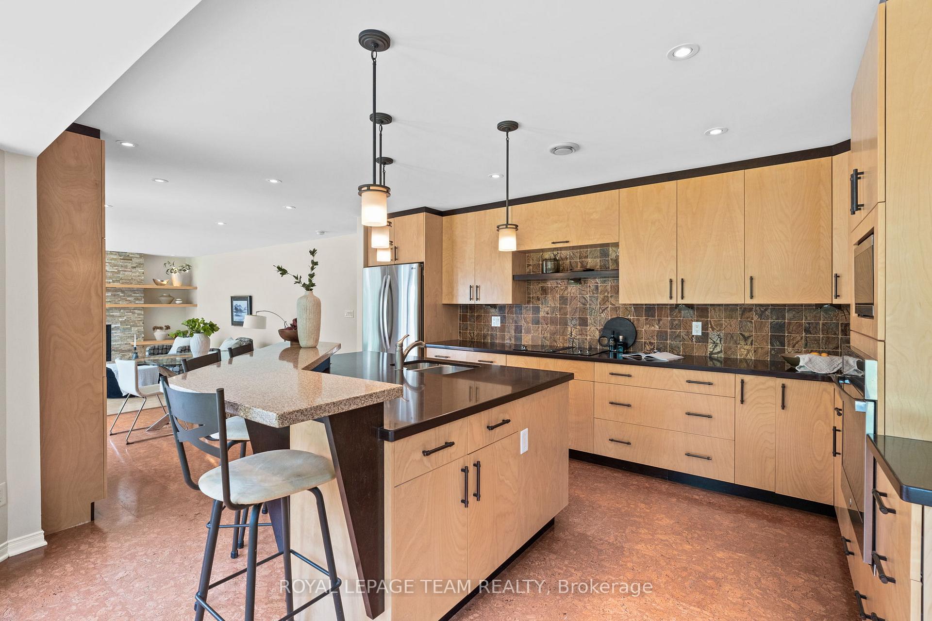 Photo 13 of 10 Weldale Drive, Ottawa, Kanata - Rural Kanata (Central) — HOMEH