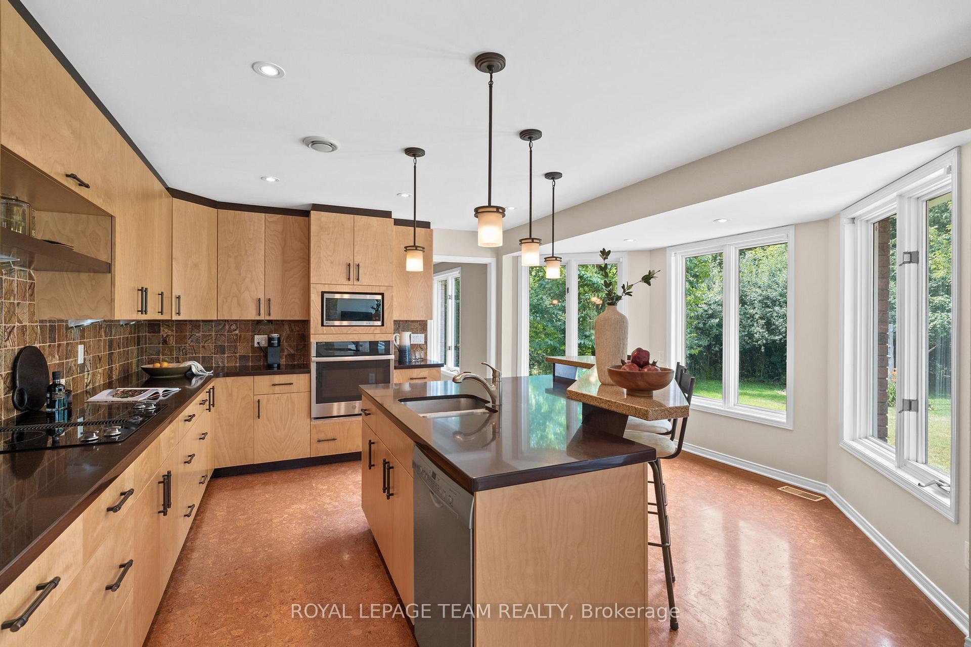 Photo 15 of 10 Weldale Drive, Ottawa, Kanata - Rural Kanata (Central) — HOMEH