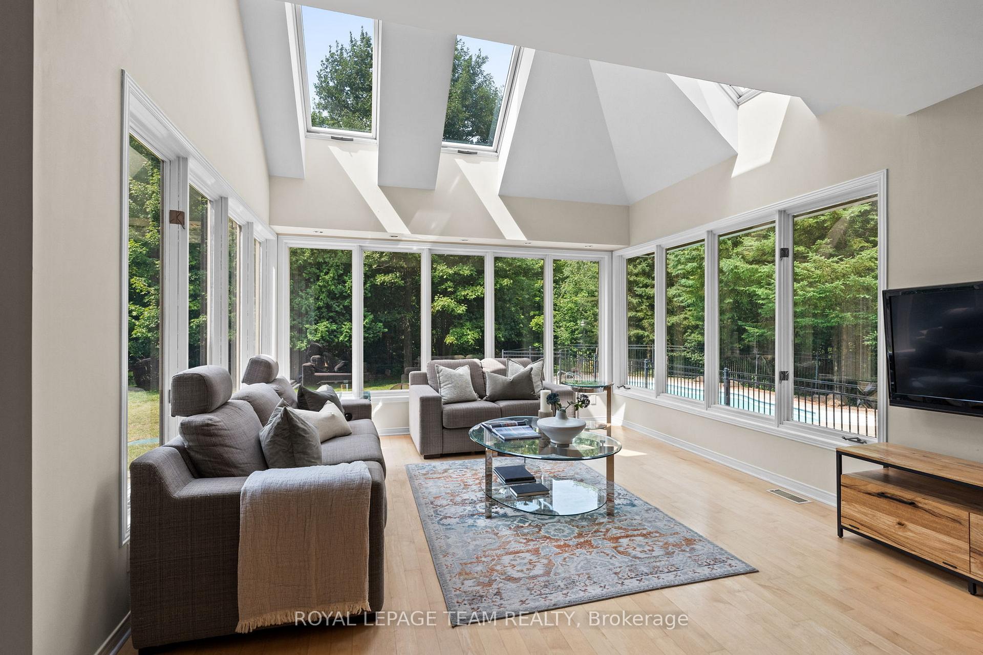 Photo 19 of 10 Weldale Drive, Ottawa, Kanata - Rural Kanata (Central) — HOMEH
