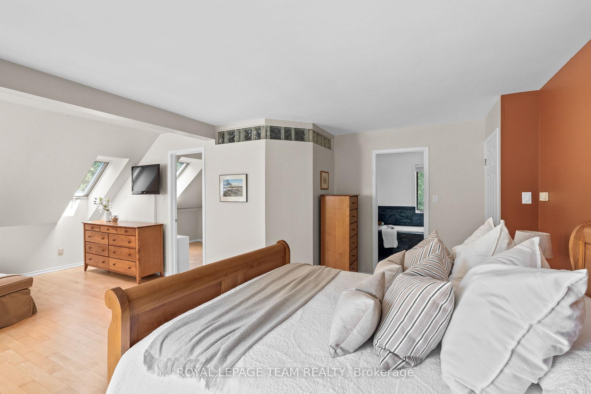 Photo 28 of 10 Weldale Drive, Ottawa, Kanata - Rural Kanata (Central) — HOMEH