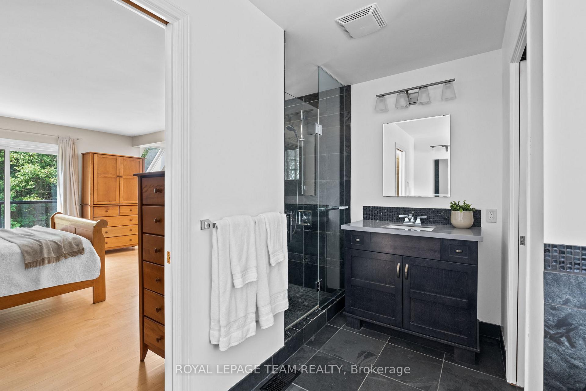 Photo 32 of 10 Weldale Drive, Ottawa, Kanata - Rural Kanata (Central) — HOMEH
