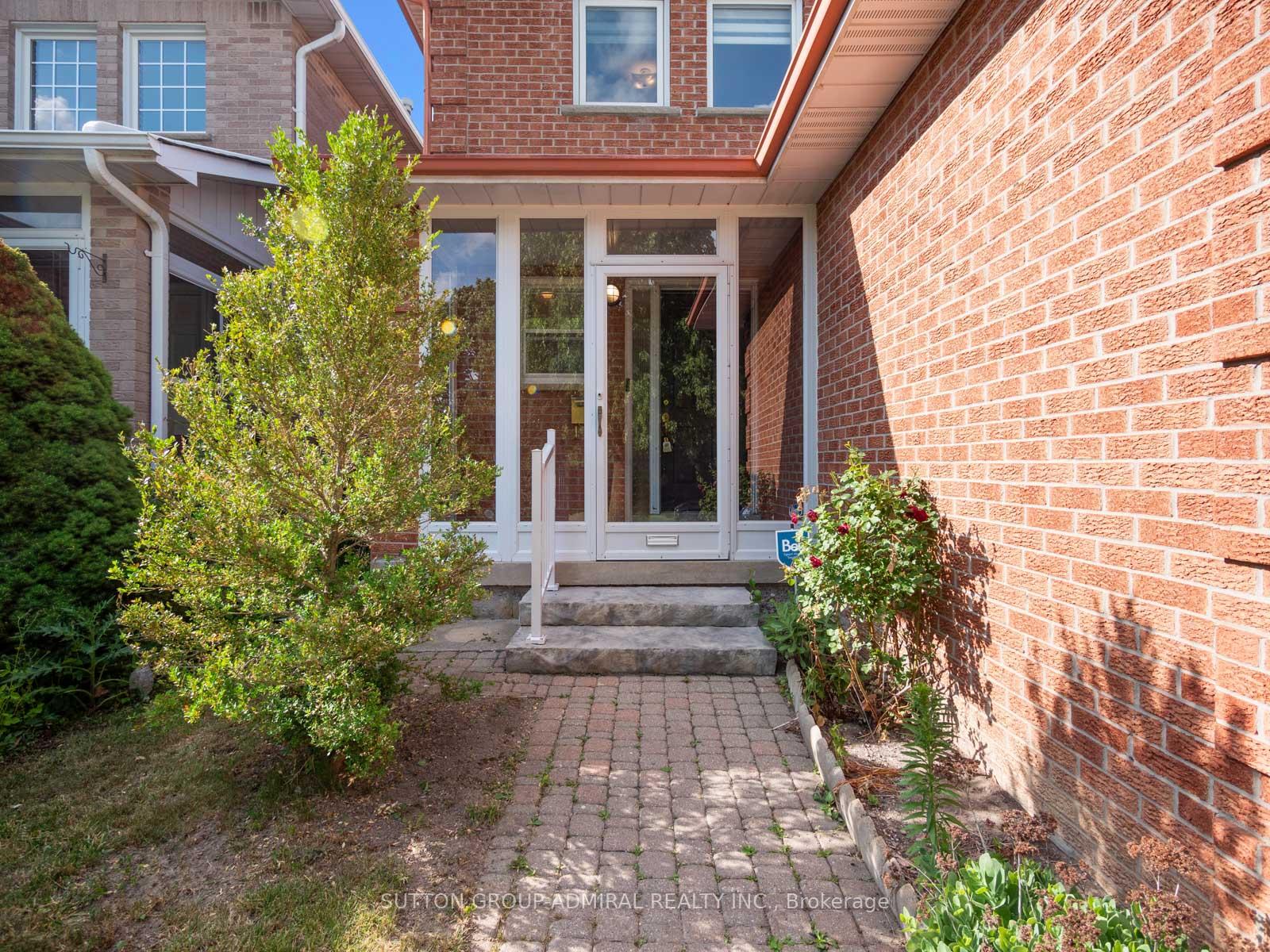 Photo 2 of 66 Graham Crescent, Markham, Raymerville — HOMEH
