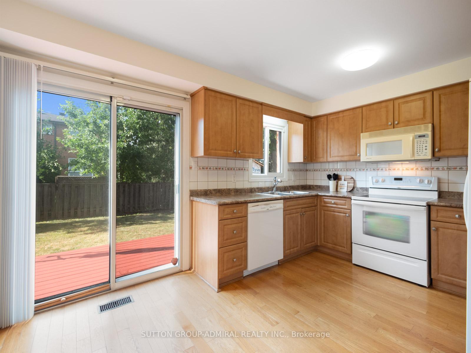 Photo 8 of 66 Graham Crescent, Markham, Raymerville — HOMEH