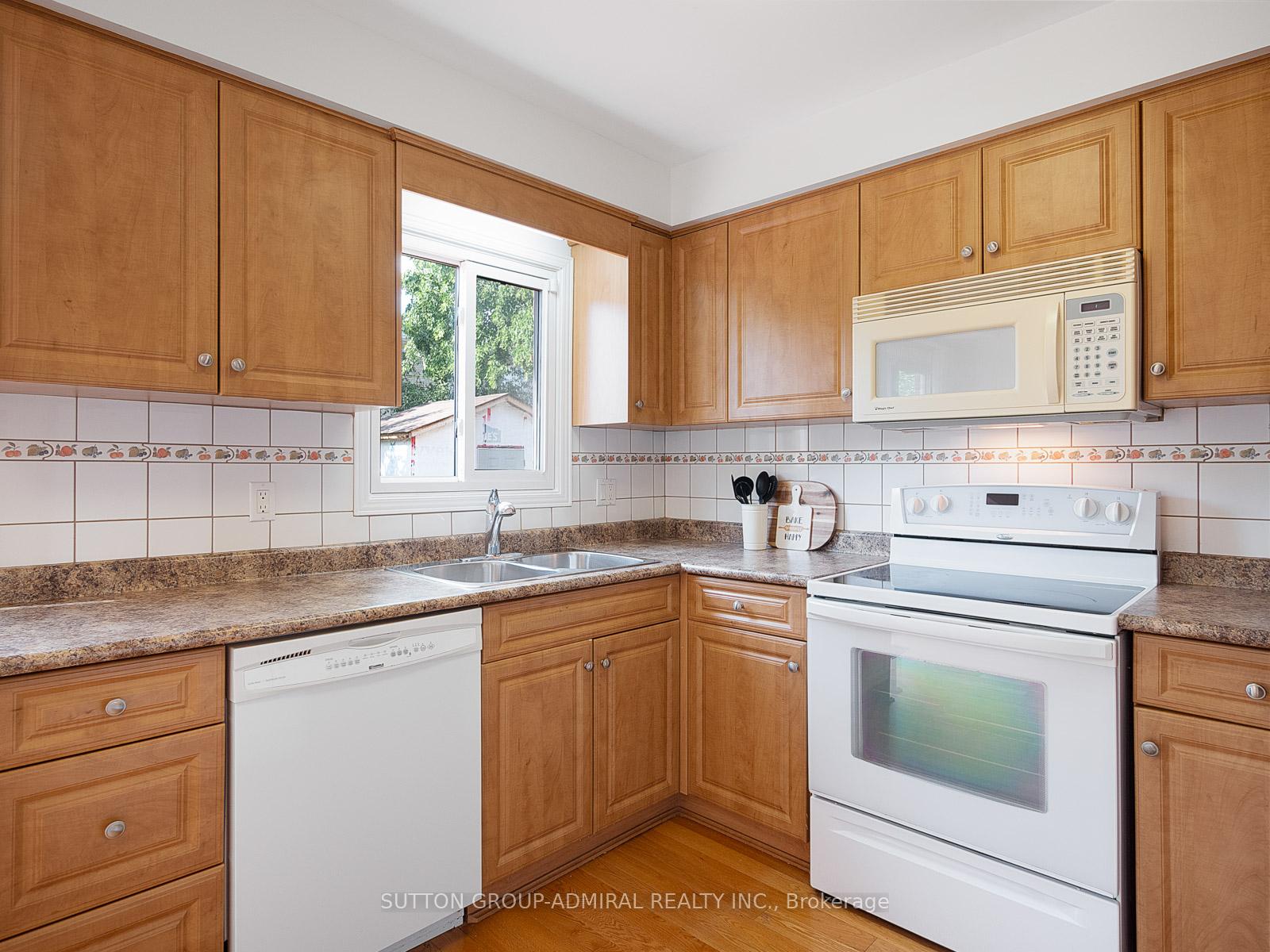 Photo 10 of 66 Graham Crescent, Markham, Raymerville — HOMEH