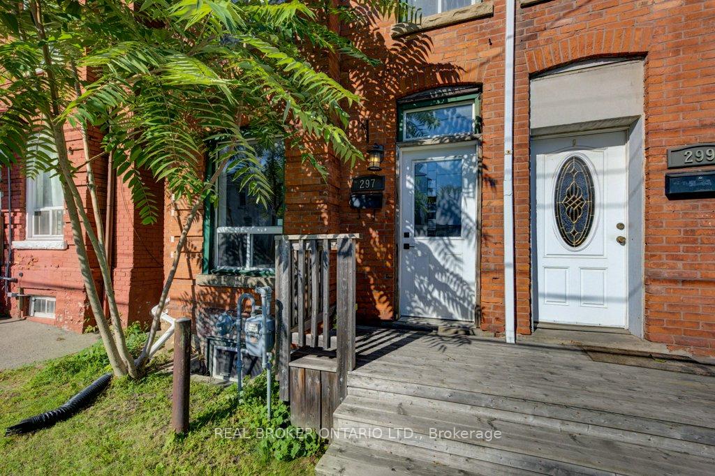 Photo 3 of 297 Bay Street N, Hamilton, Central — HOMEH