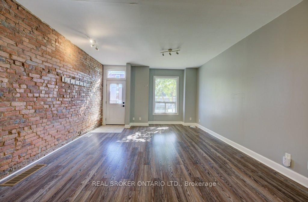Photo 4 of 297 Bay Street N, Hamilton, Central — HOMEH