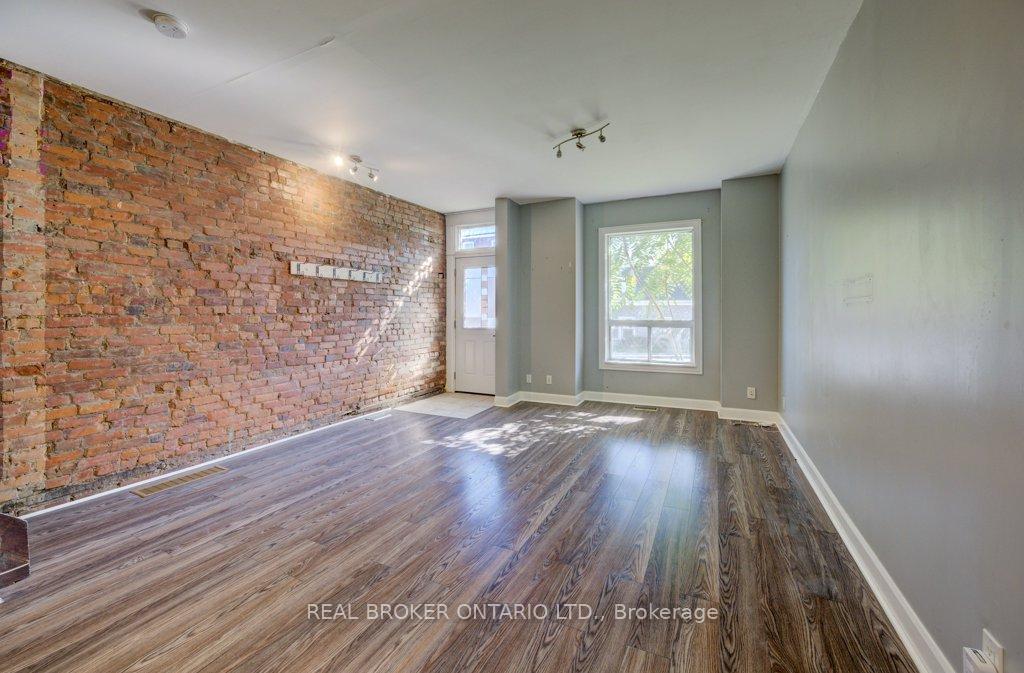 Photo 5 of 297 Bay Street N, Hamilton, Central — HOMEH