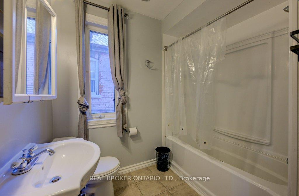 Photo 18 of 297 Bay Street N, Hamilton, Central — HOMEH