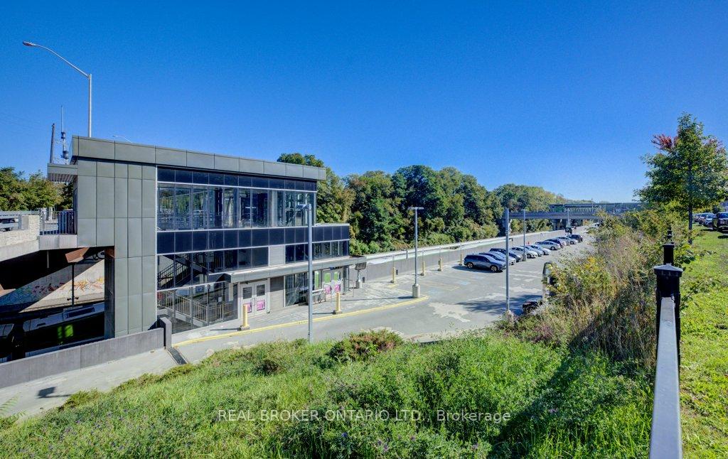 Photo 32 of 297 Bay Street N, Hamilton, Central — HOMEH