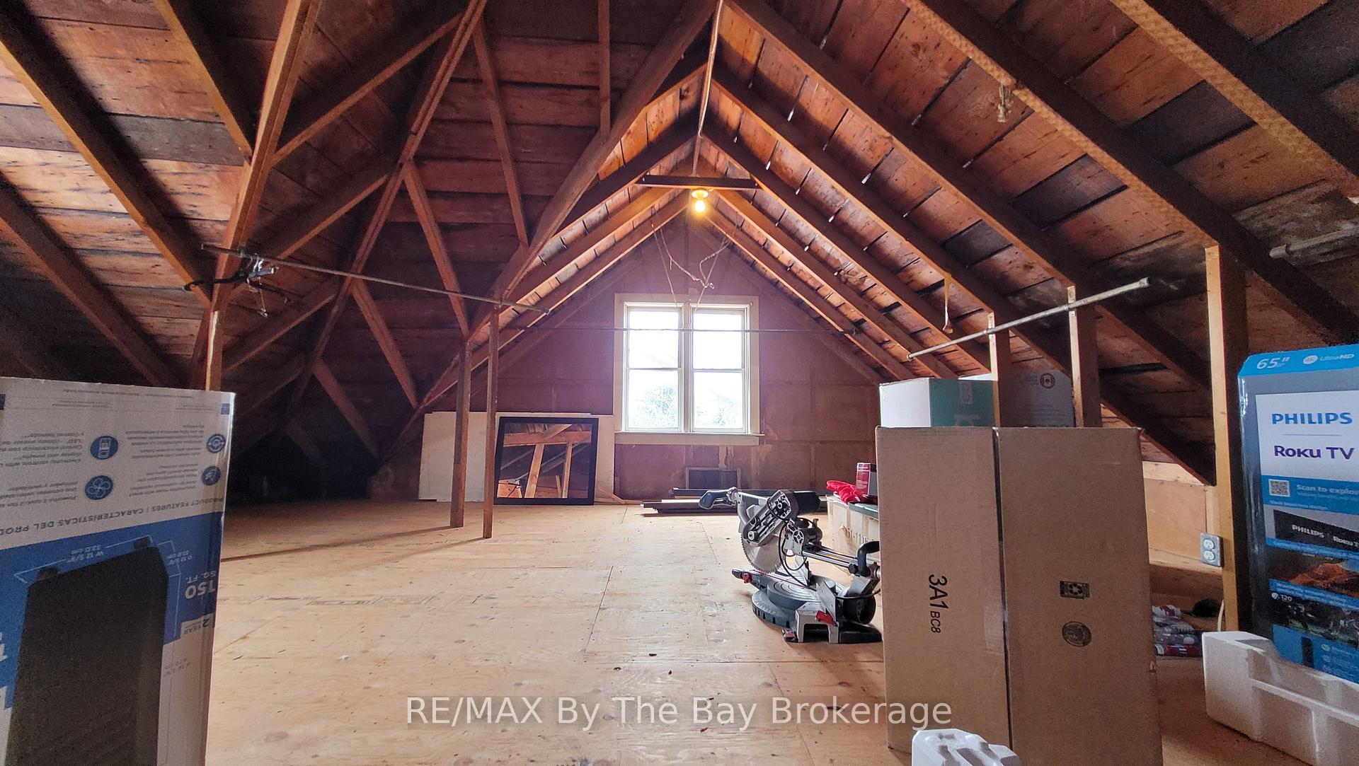 Photo 13 of Unit Unit 1, 587 Yonge Street, Midland — HOMEH