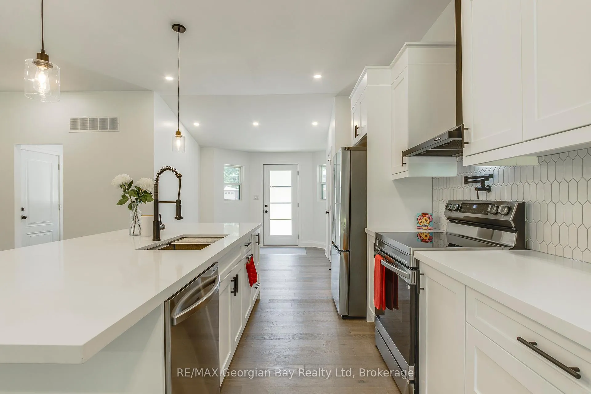 Photo 6 of 1311 Everton Road, Midland — HOMEH