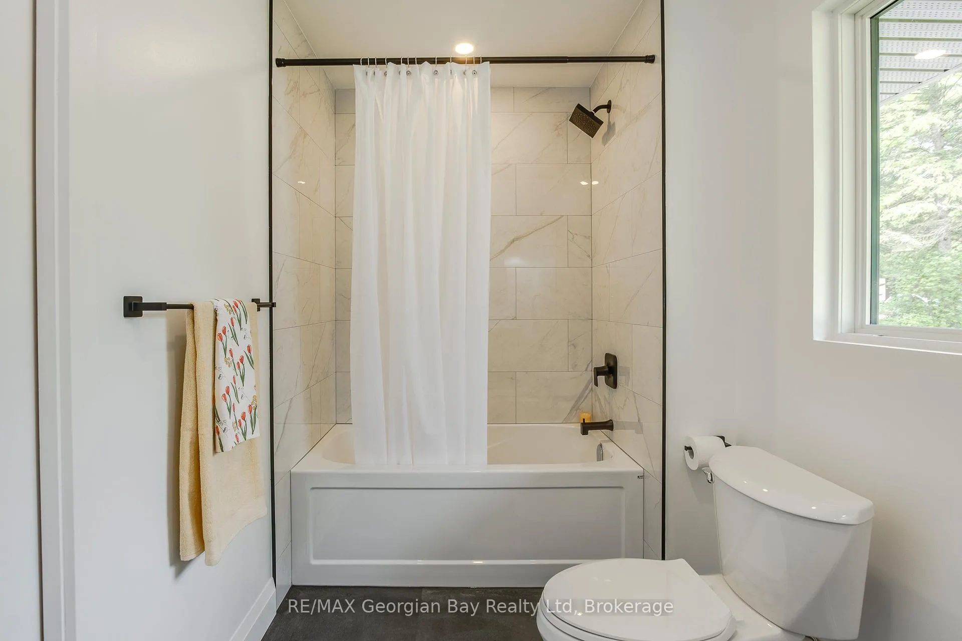 Photo 13 of 1311 Everton Road, Midland — HOMEH