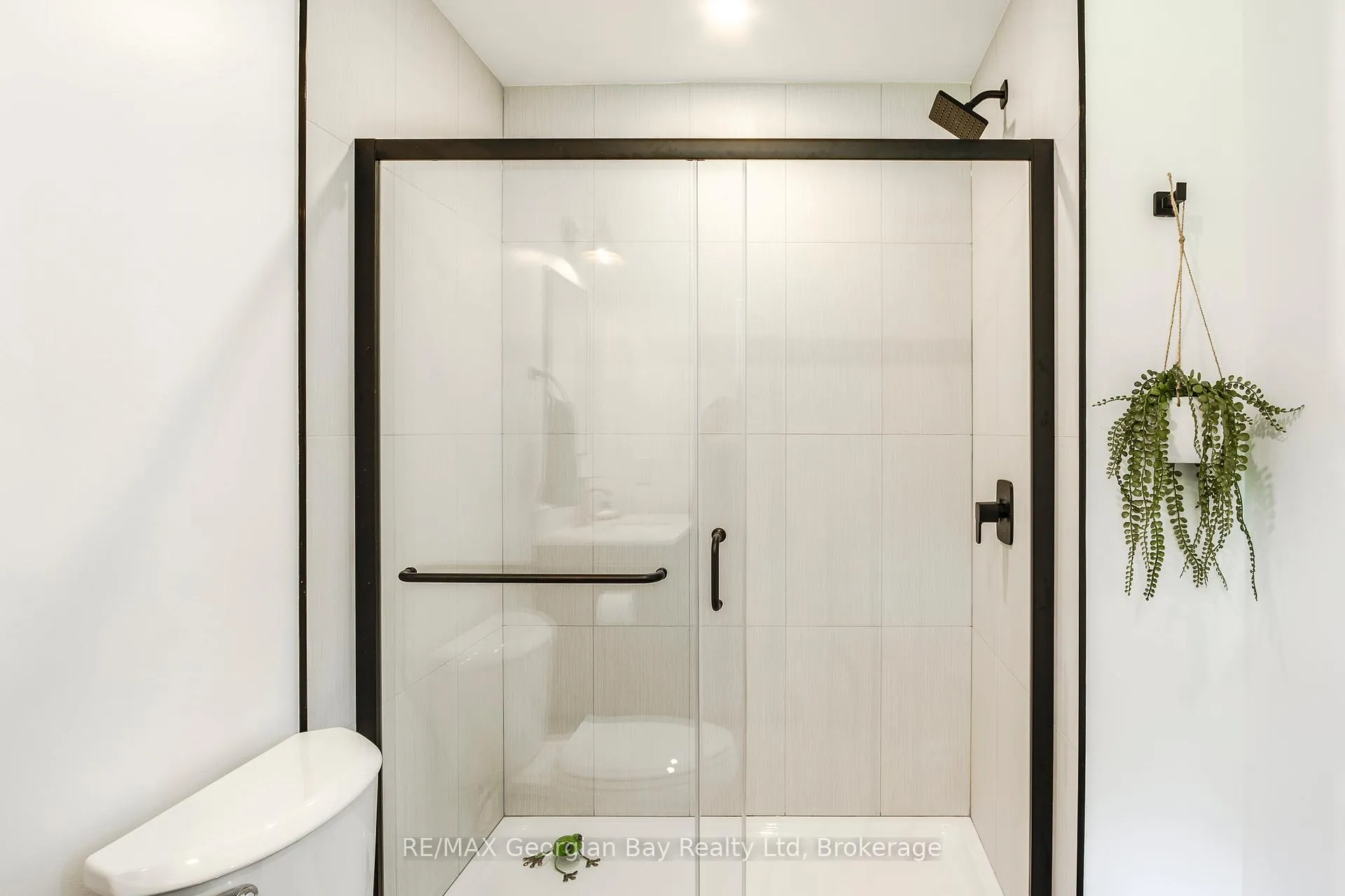 Photo 19 of 1311 Everton Road, Midland — HOMEH
