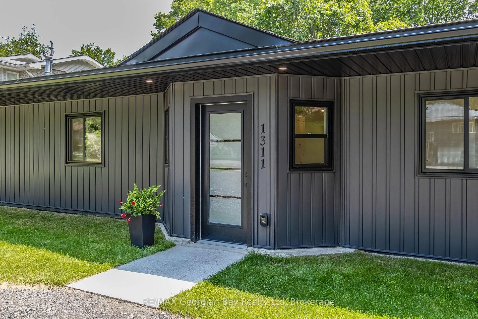 Photo 23 of 1311 Everton Road, Midland — HOMEH