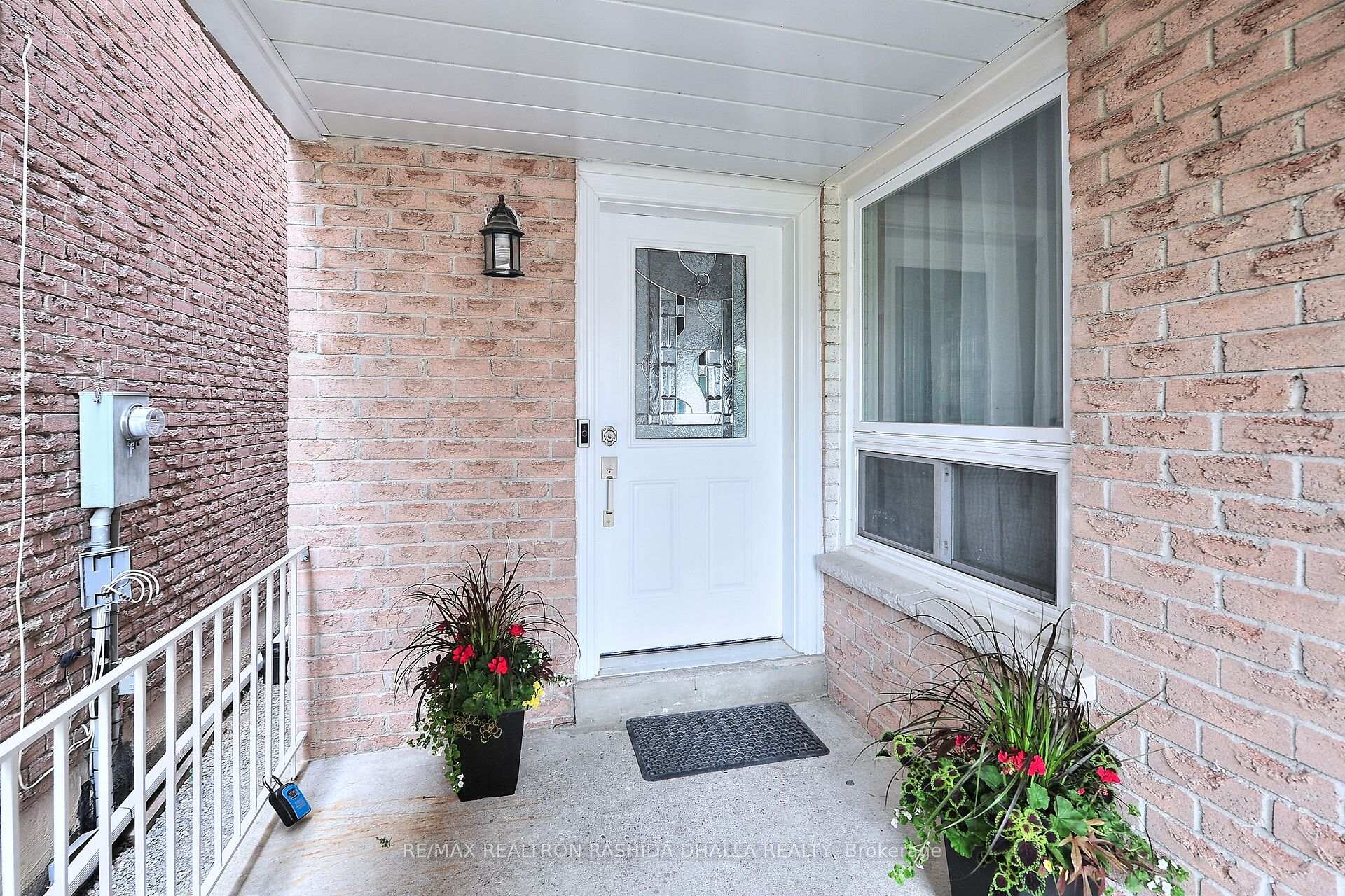 Photo 4 of 19 Rosseter Road, Markham, Middlefield — HOMEH