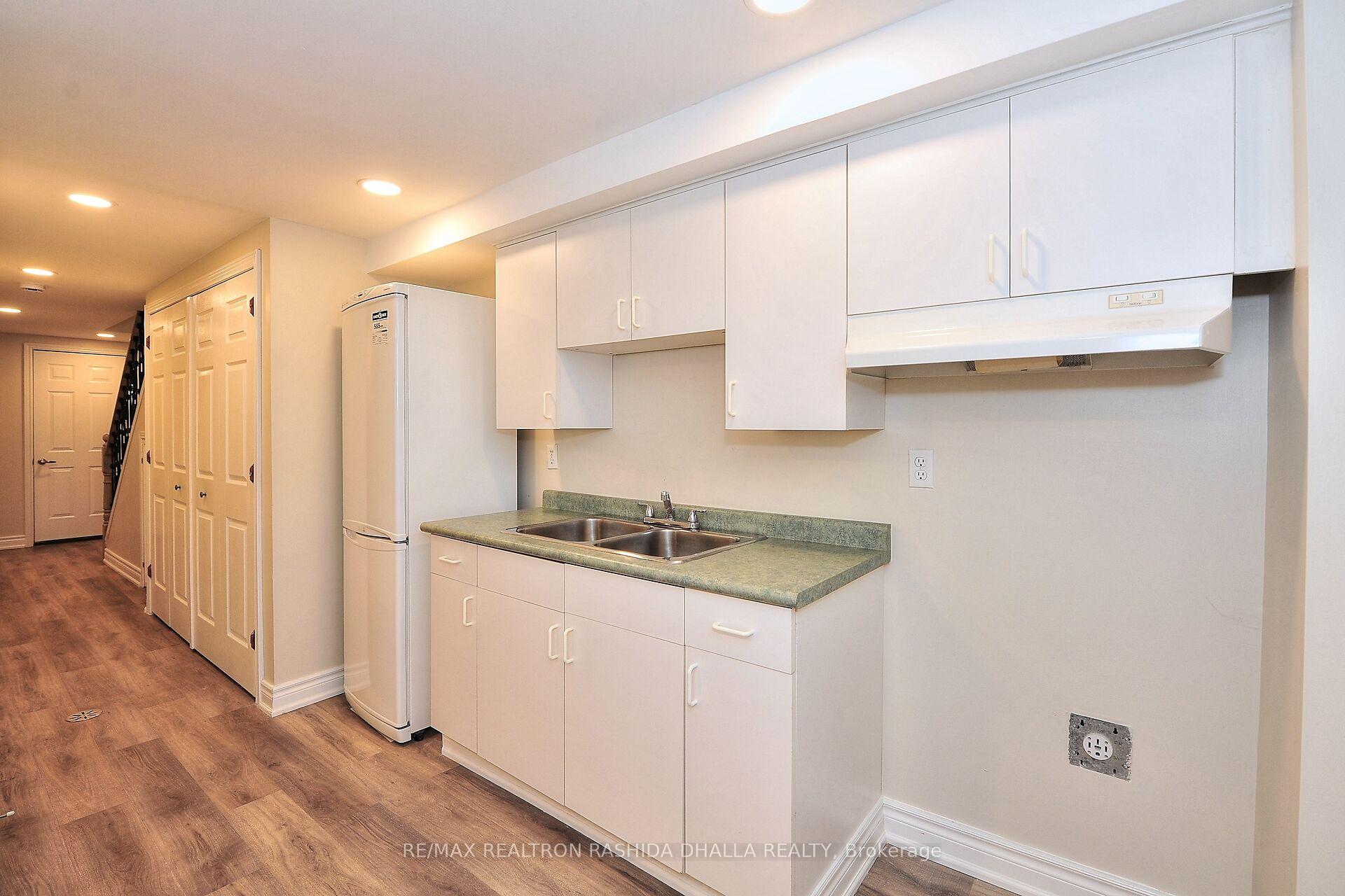 Photo 36 of 19 Rosseter Road, Markham, Middlefield — HOMEH