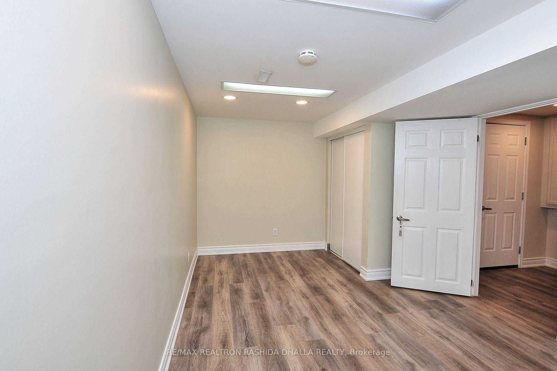 Photo 39 of 19 Rosseter Road, Markham, Middlefield — HOMEH