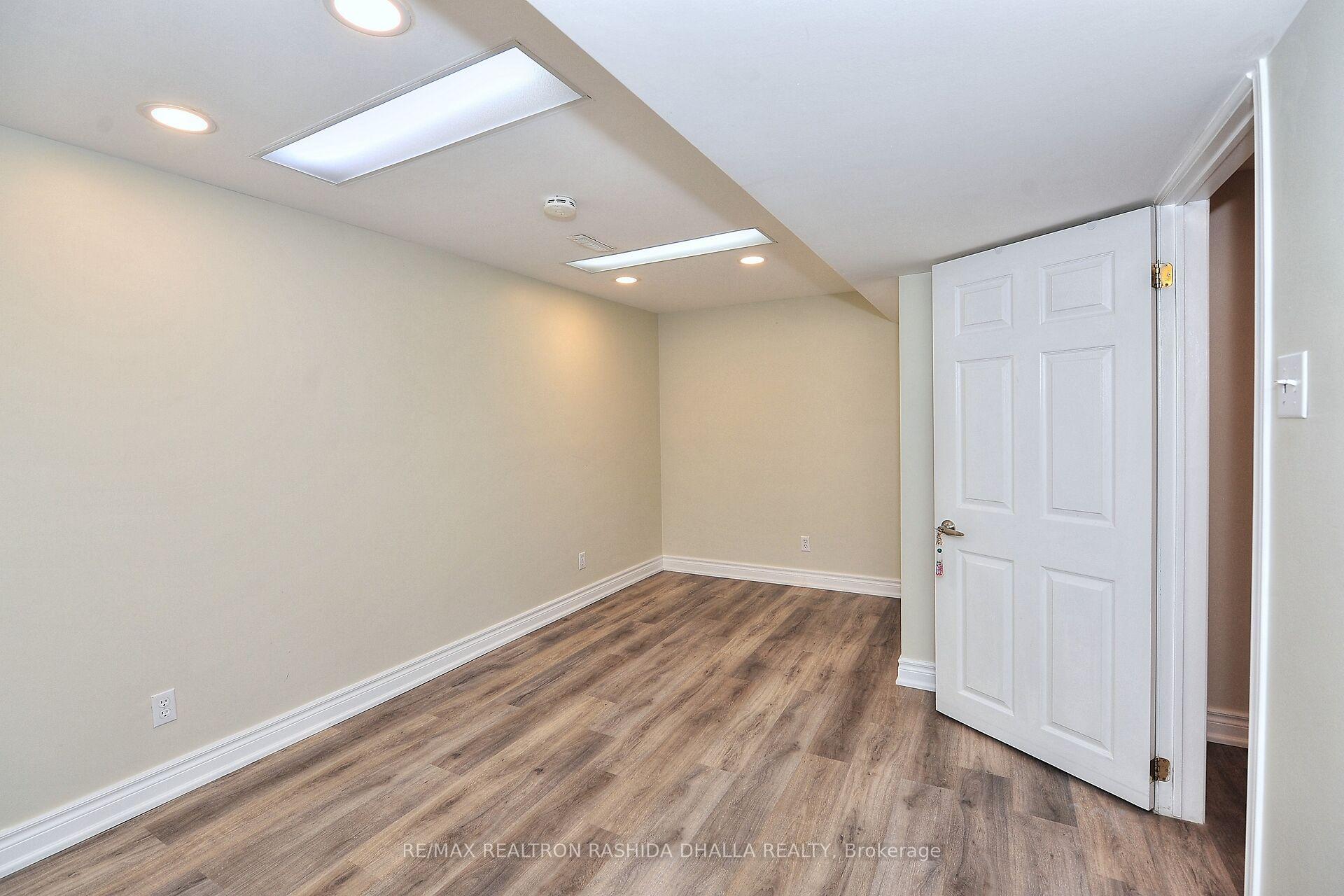 Photo 40 of 19 Rosseter Road, Markham, Middlefield — HOMEH