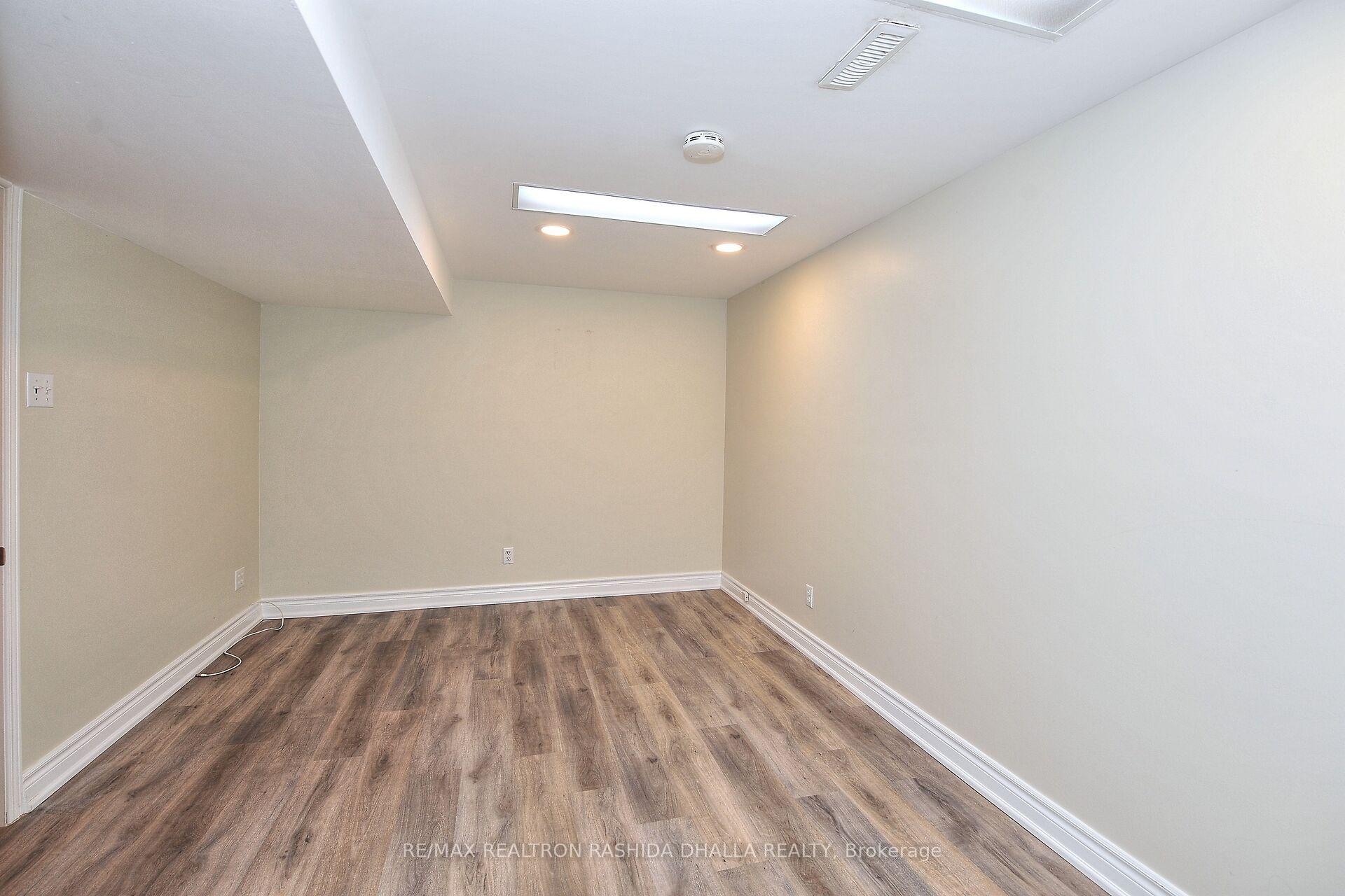 Photo 41 of 19 Rosseter Road, Markham, Middlefield — HOMEH
