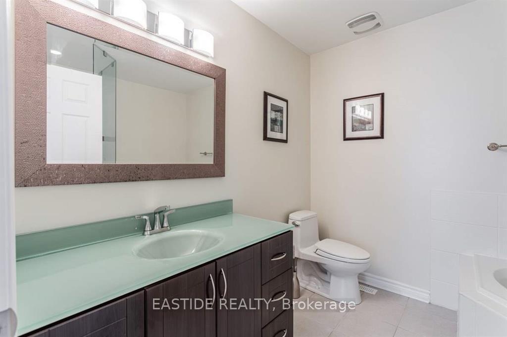 Photo 9 of 187 Leitchcroft Crescent, Markham, Commerce Valley — HOMEH