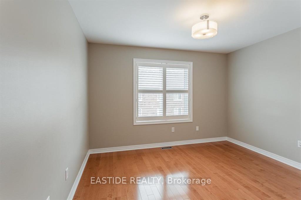 Photo 11 of 187 Leitchcroft Crescent, Markham, Commerce Valley — HOMEH