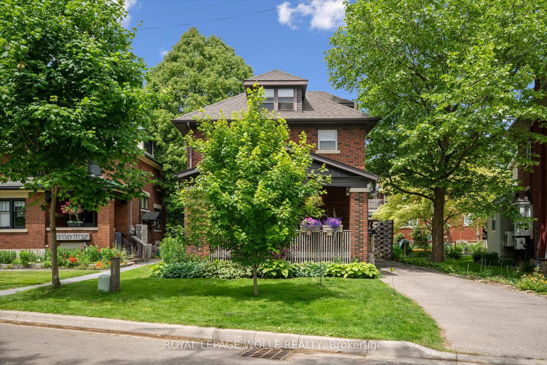 Front of 180 David Street W