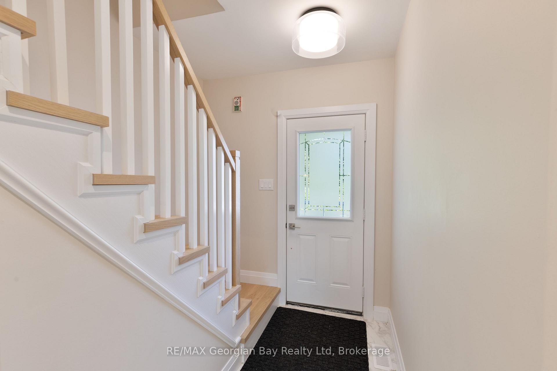 Photo 2 of 124 Ninth Street, Midland — HOMEH