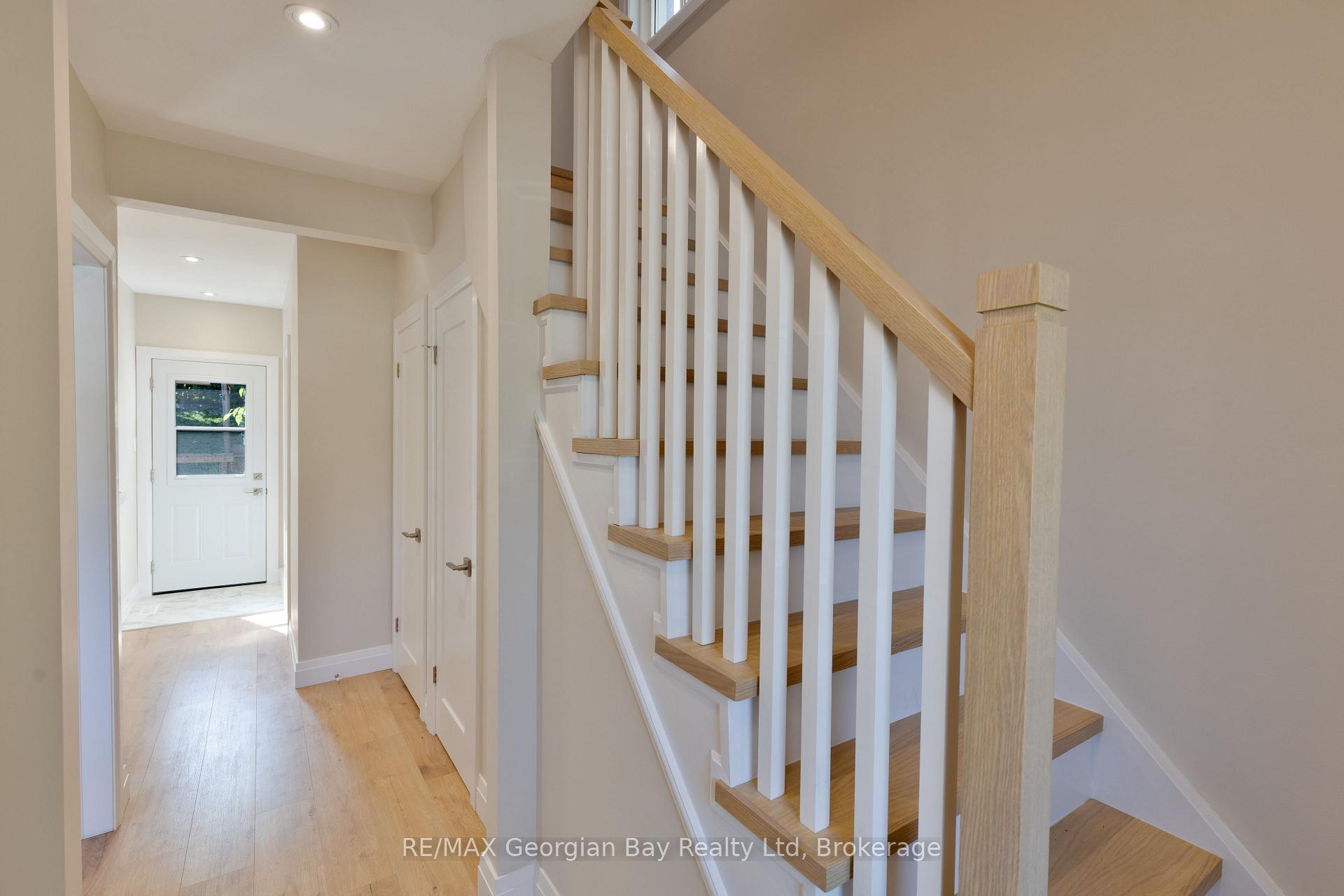 Photo 3 of 124 Ninth Street, Midland — HOMEH